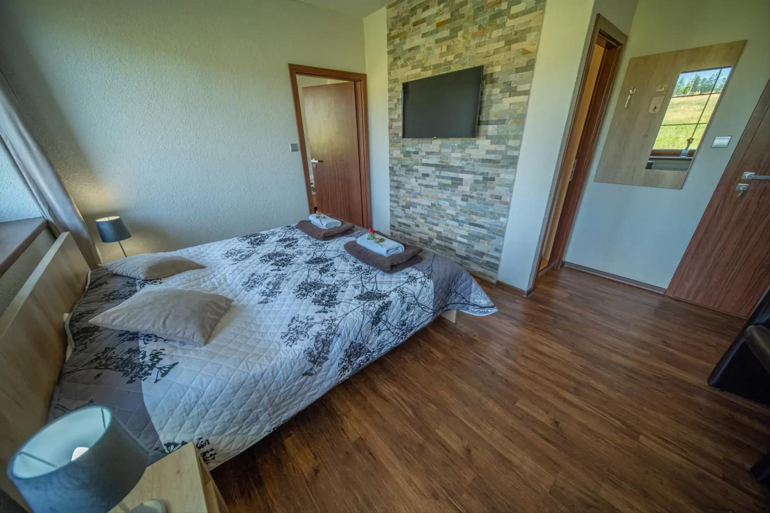 Suite - Photo 5