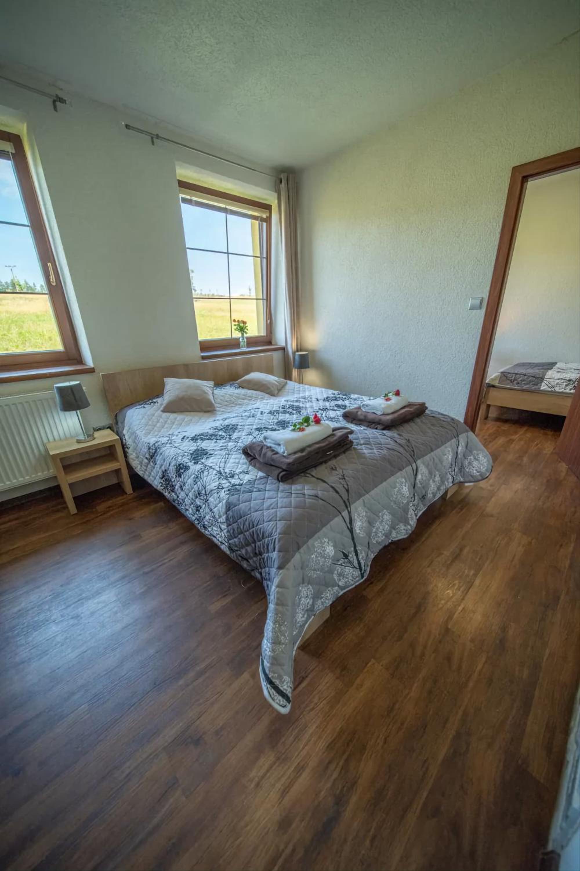 Suite - Photo 15