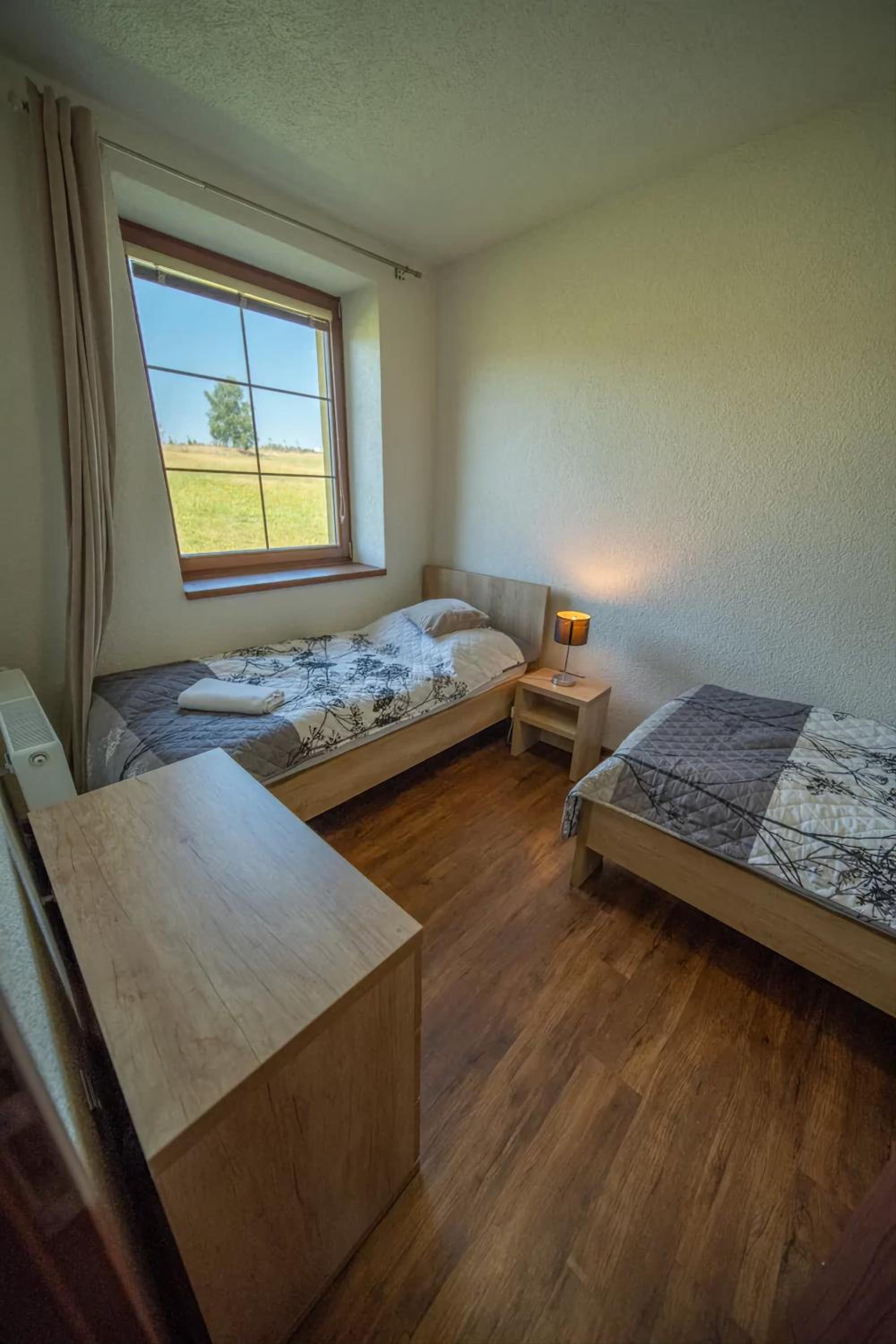 Suite - Photo 11