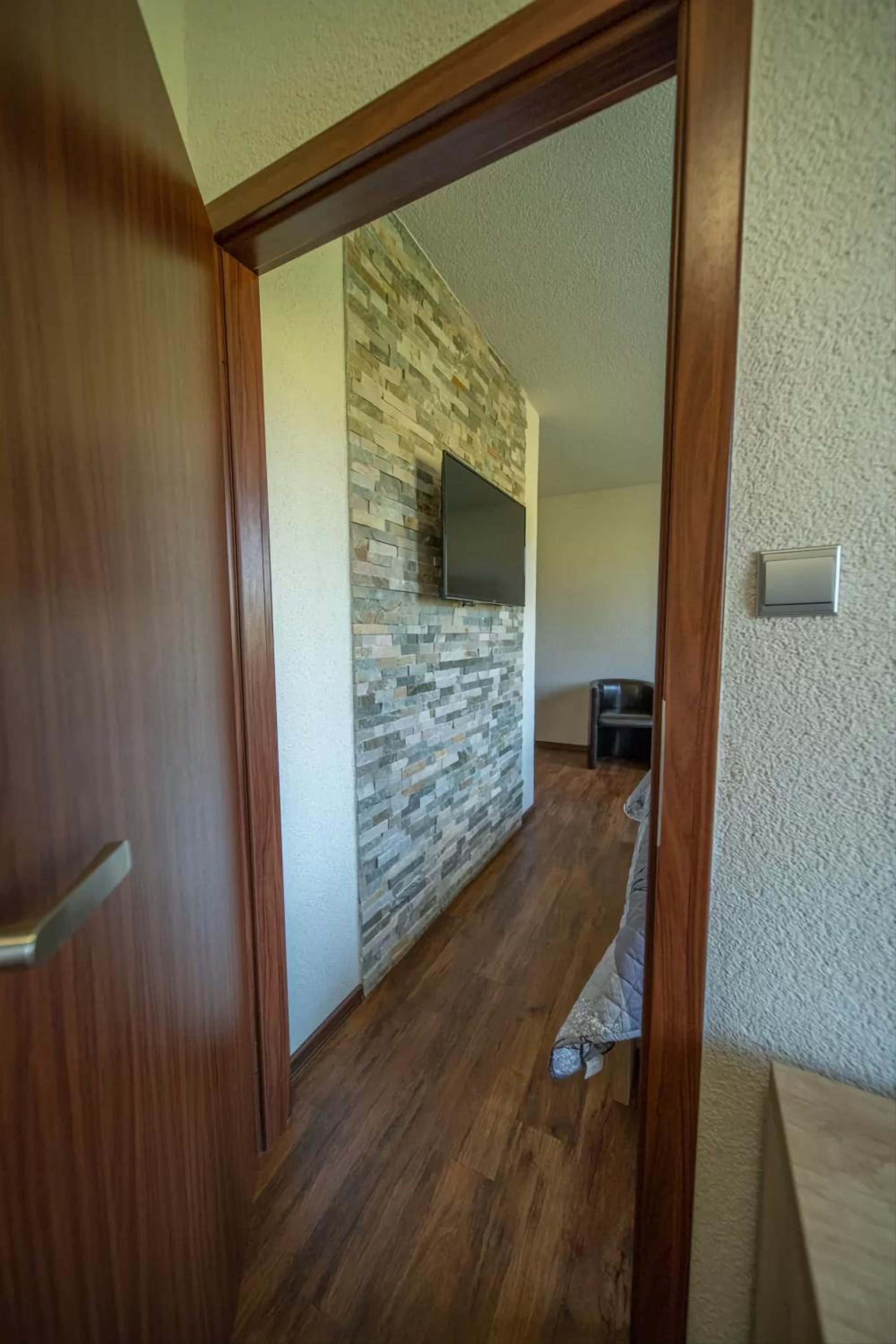 Suite - Photo 14