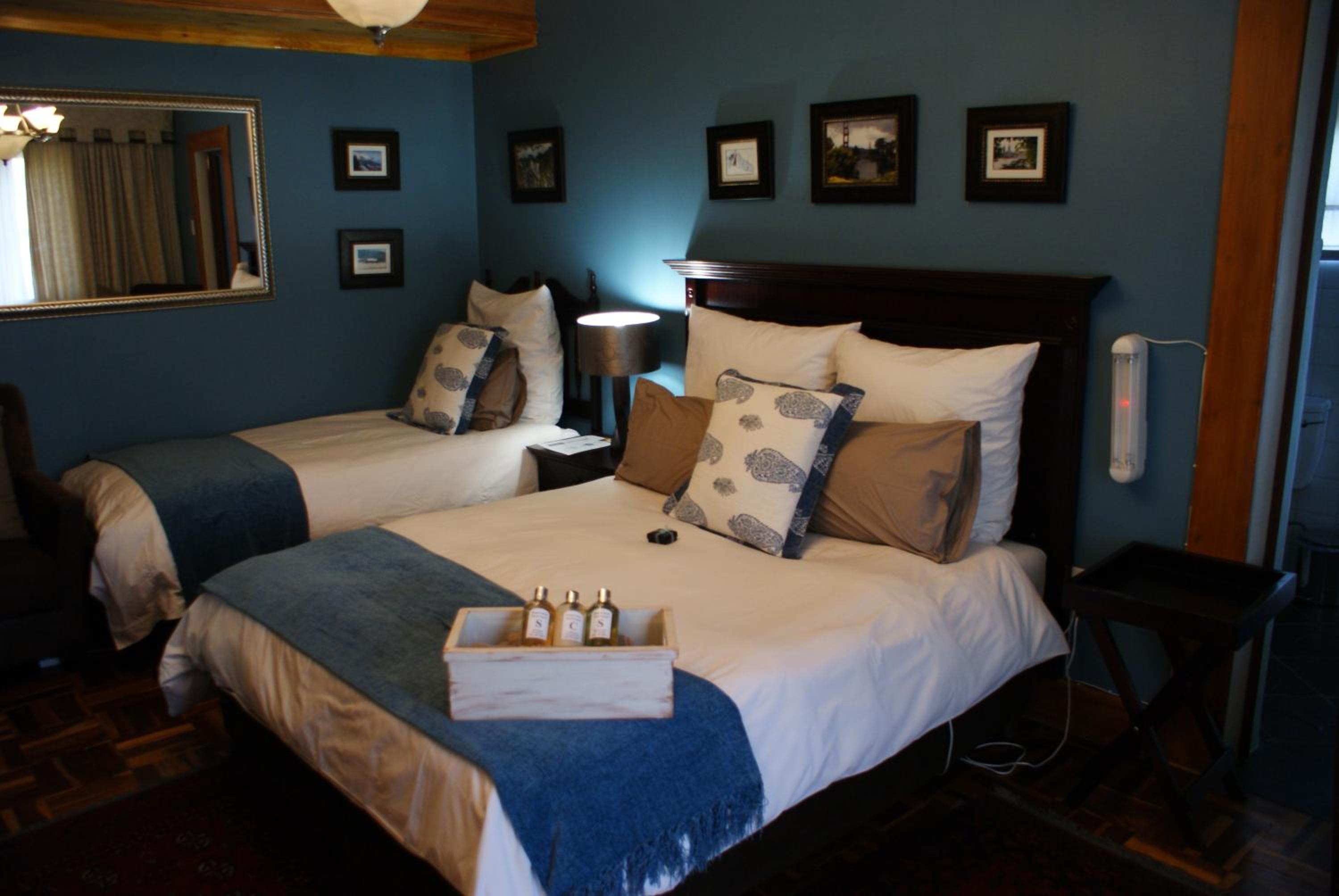 Deluxe Queen Room