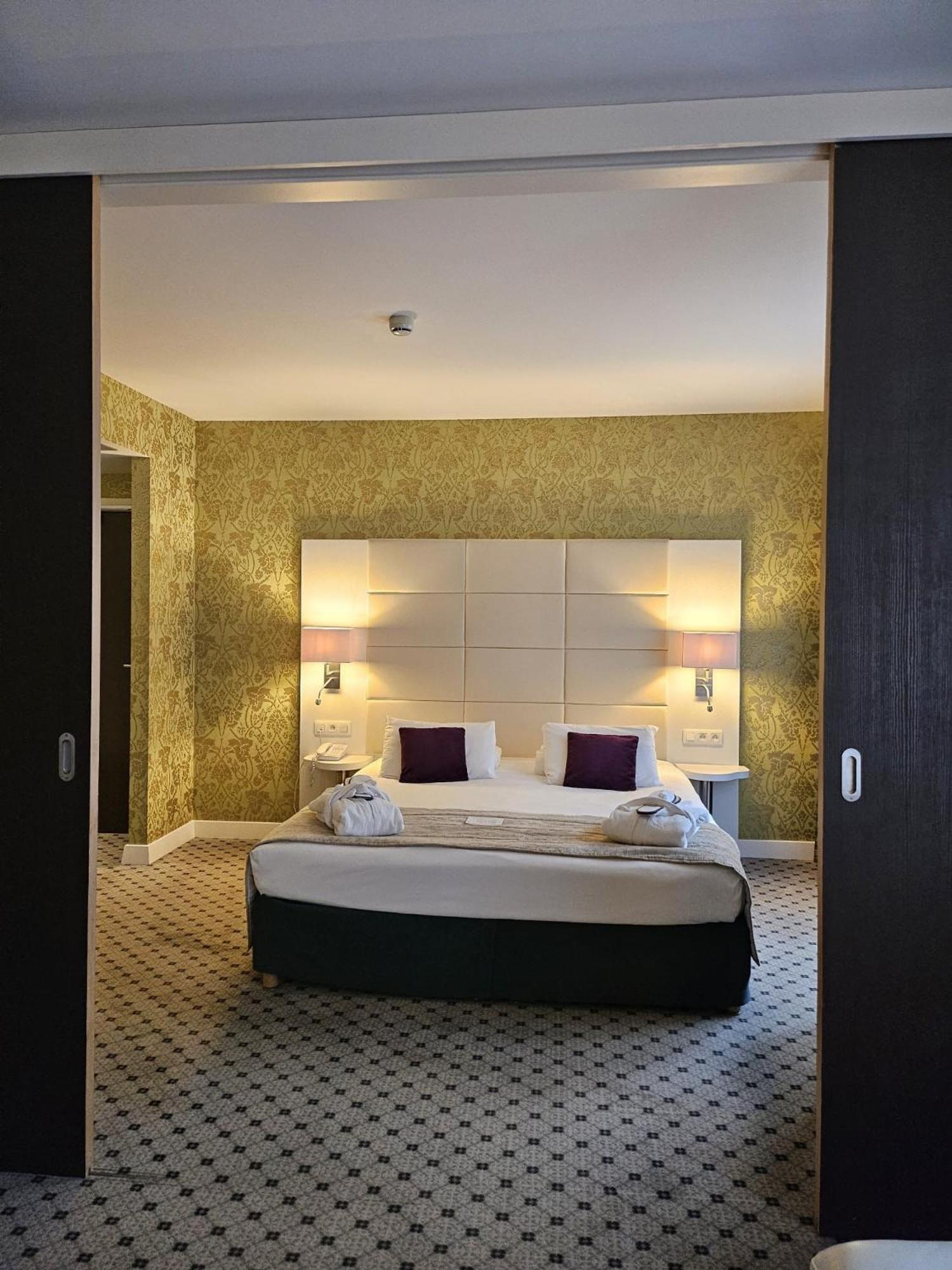Executive Suite with One Double Bed photo 3