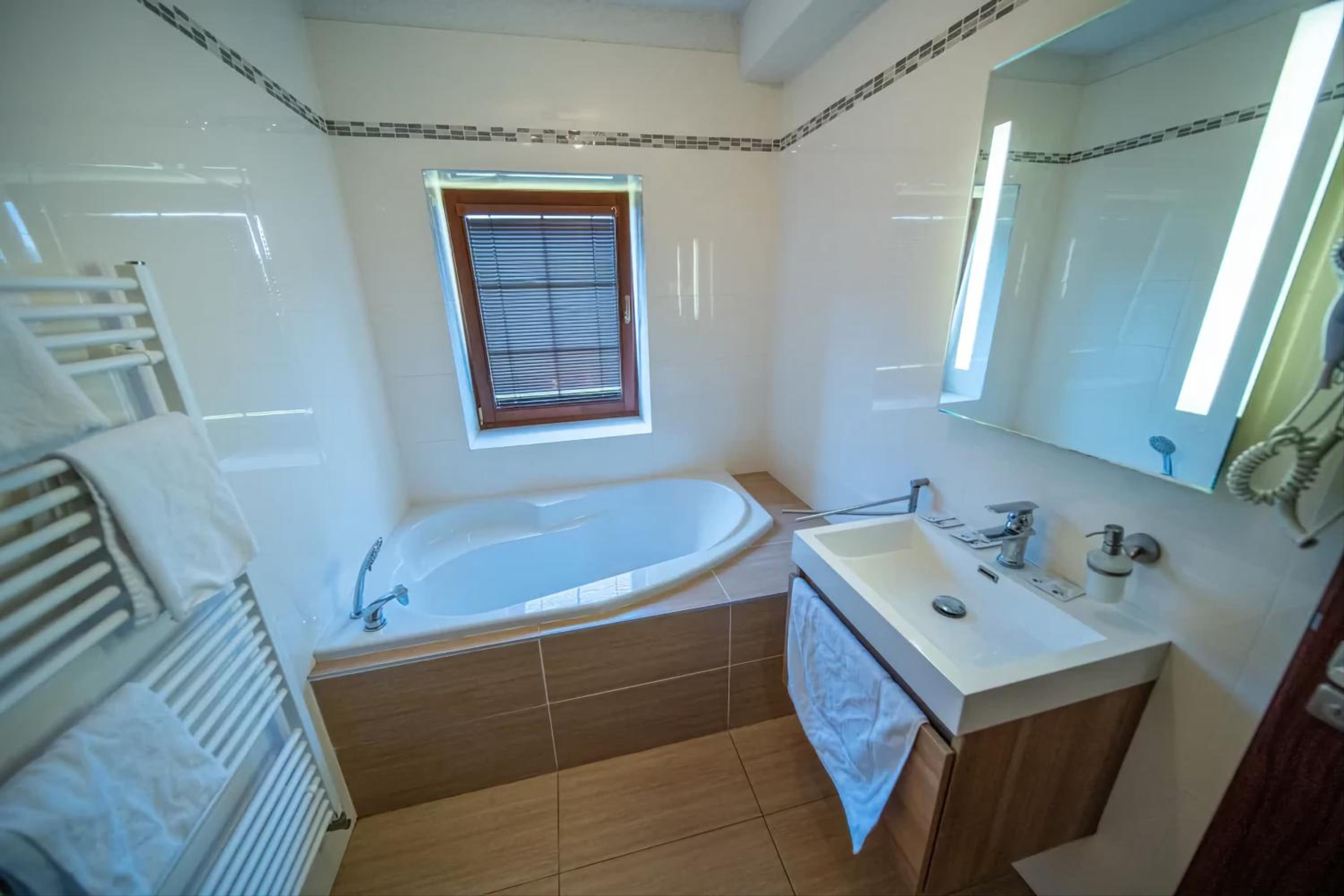 Triple Room - Photo 10