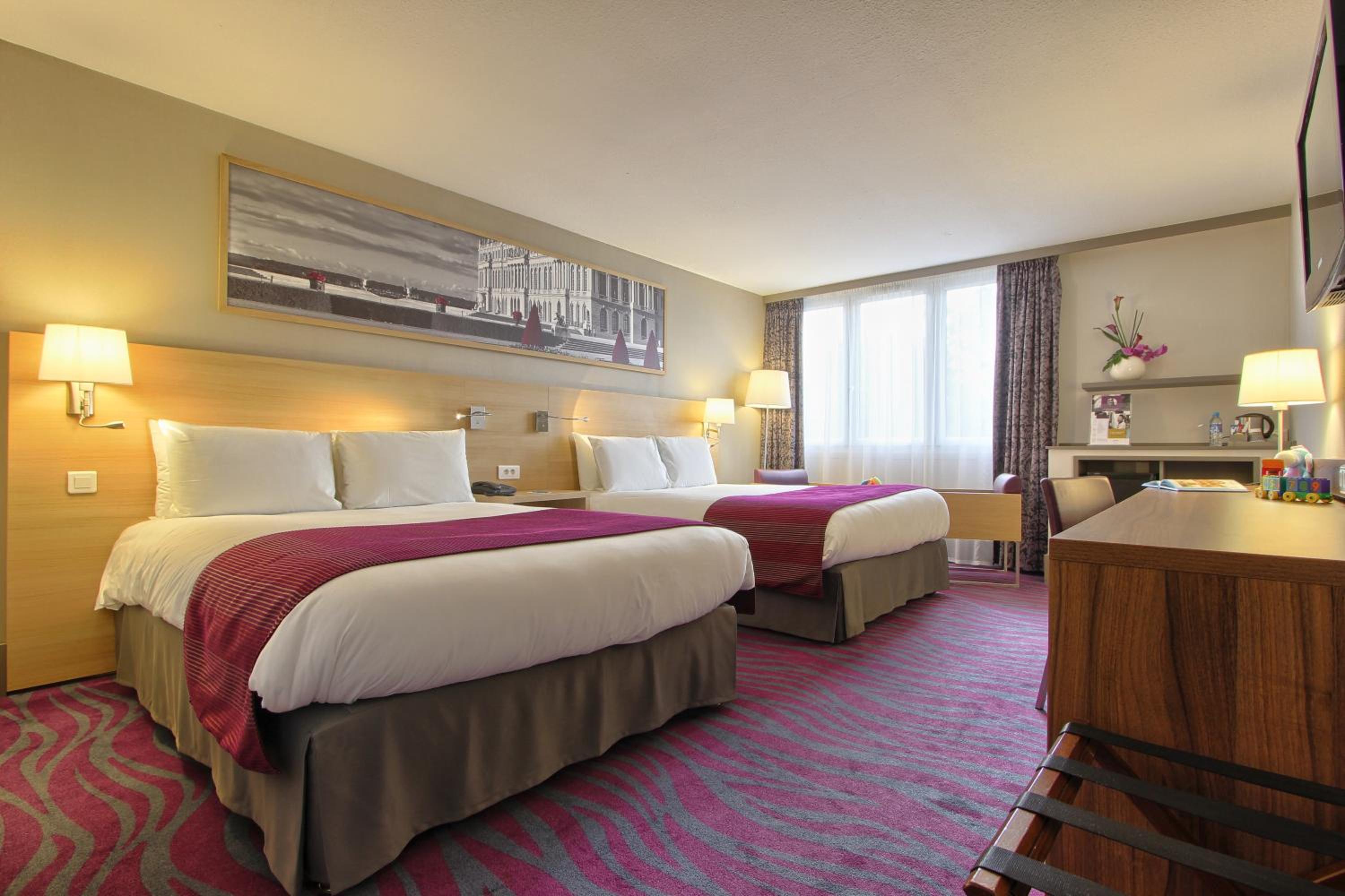 Classic Double Room with Two Double Beds - Photo 1