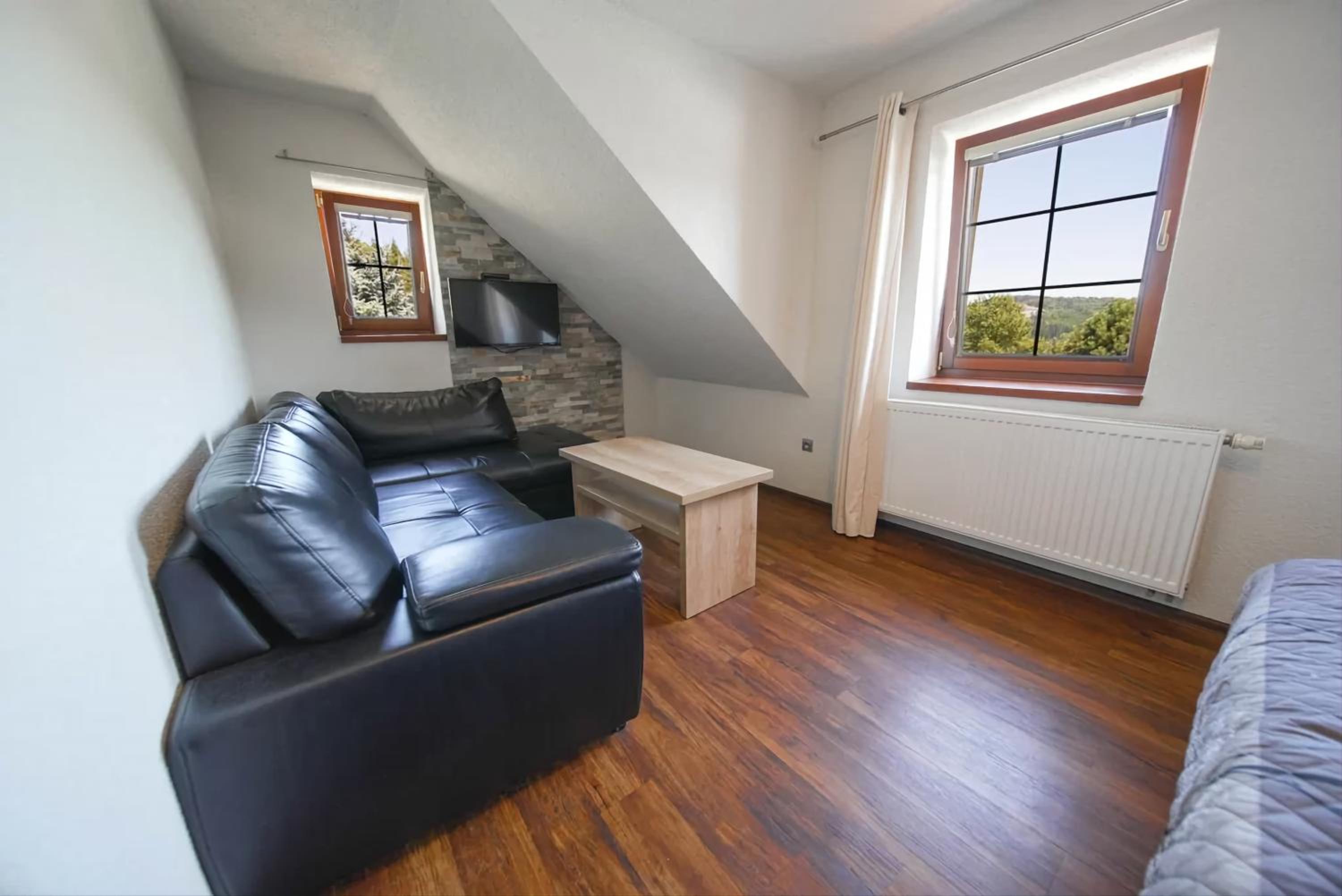Deluxe Double Room with Extra Bed - Photo 11