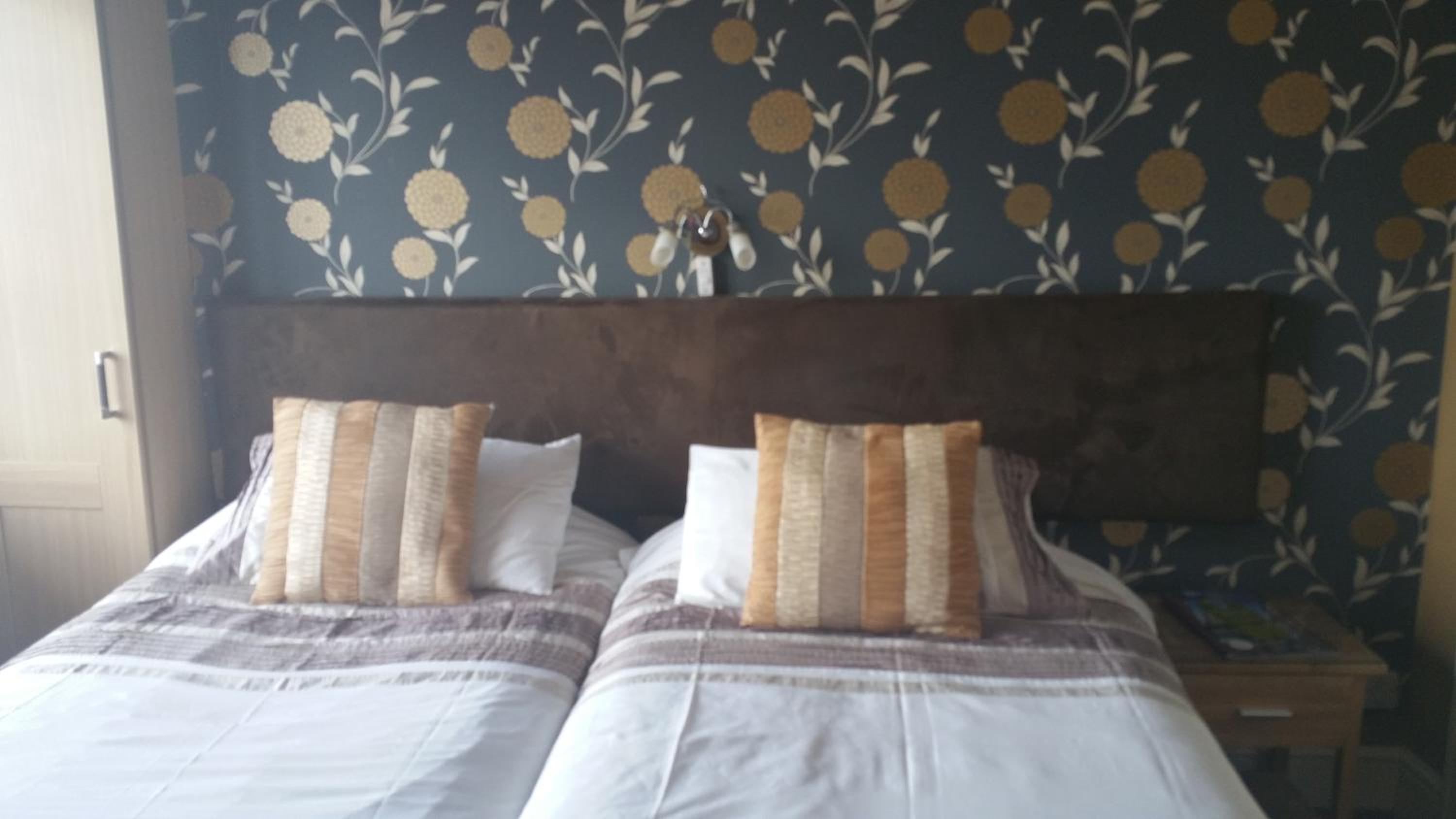 Standard Twin Room - Second Floor - Room 9 - Photo 3
