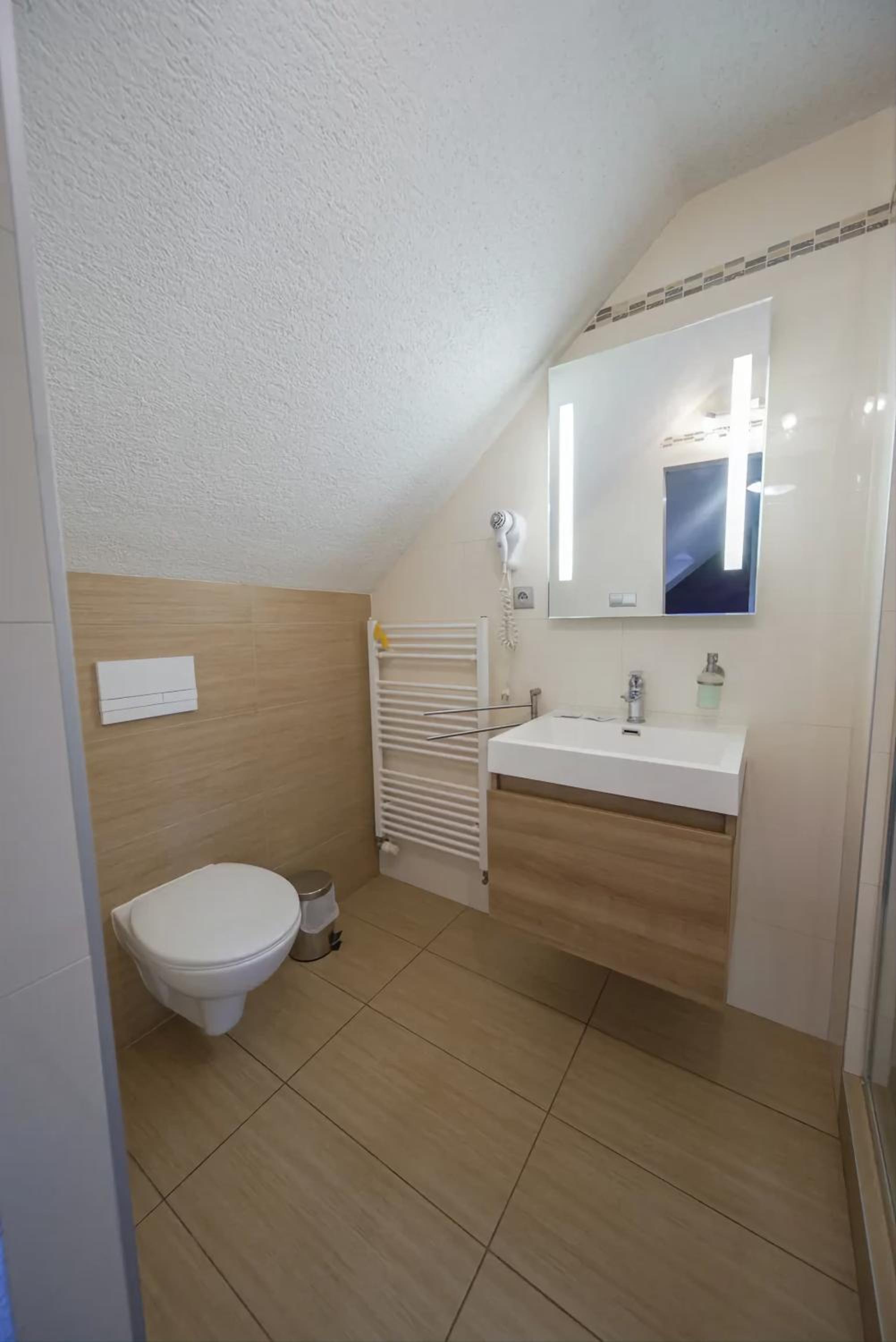 Standard Double Room - Photo 3