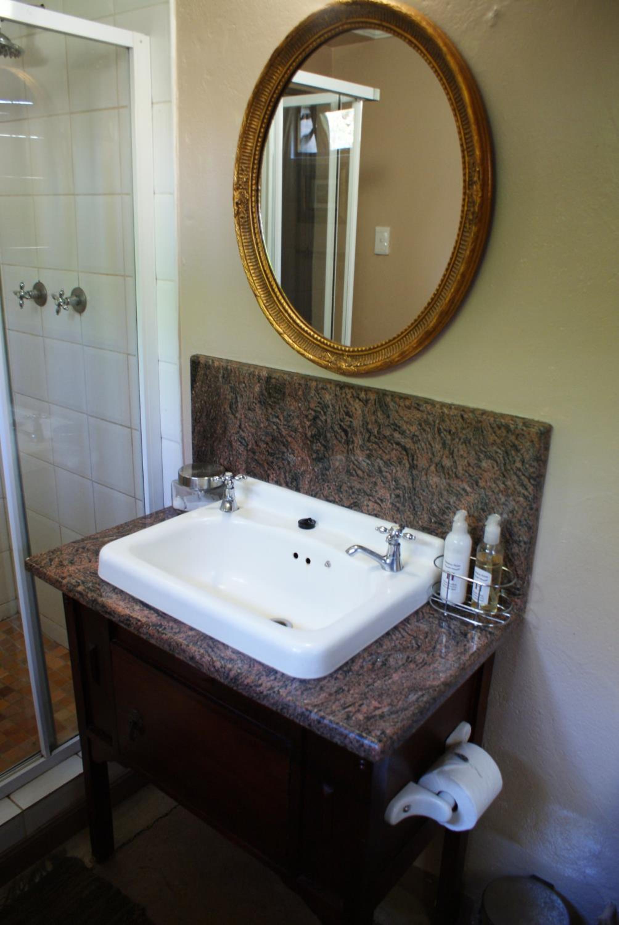 Deluxe Queen Room - Photo 2