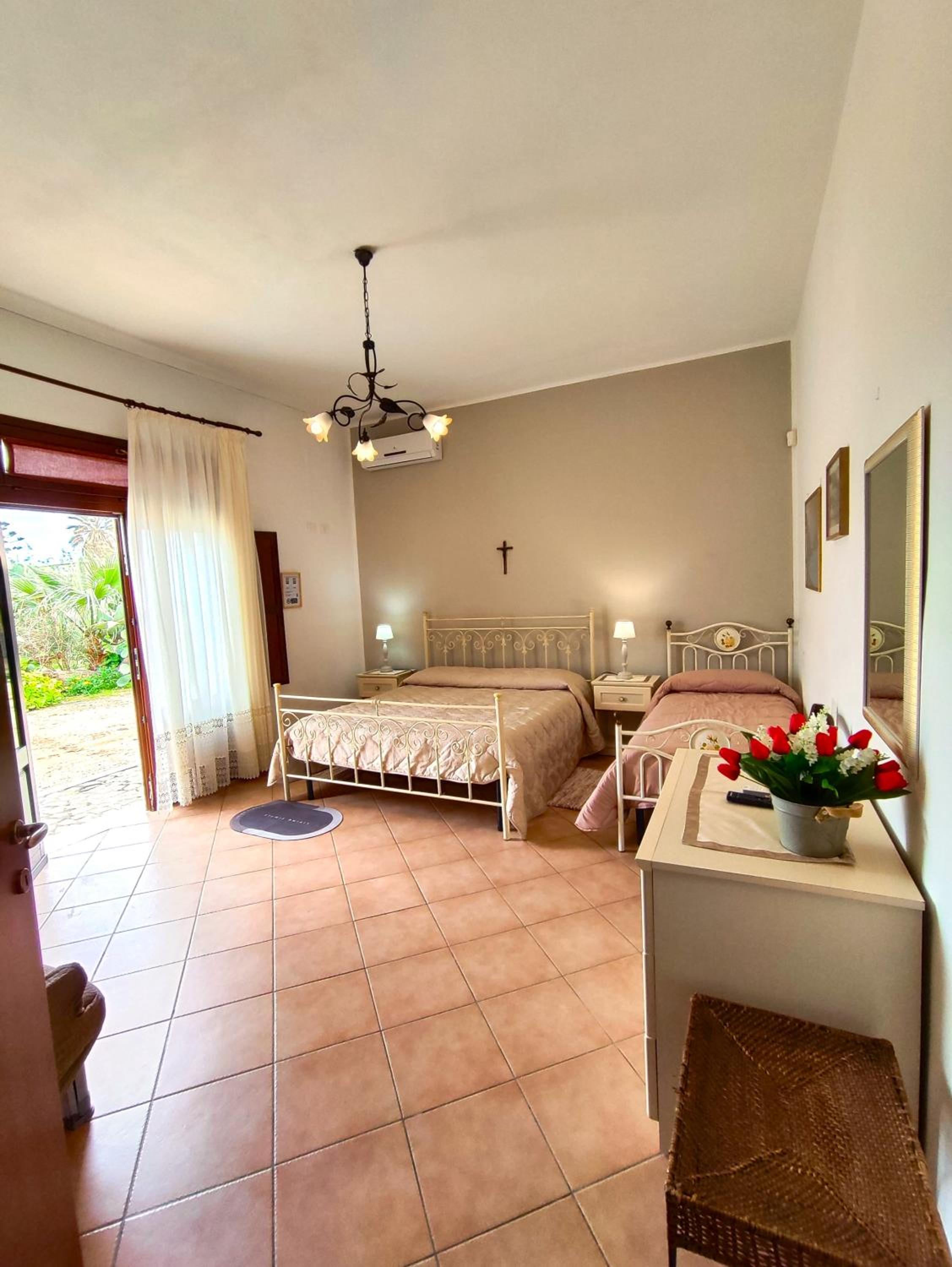 Double Room With Extra Bed photo 1