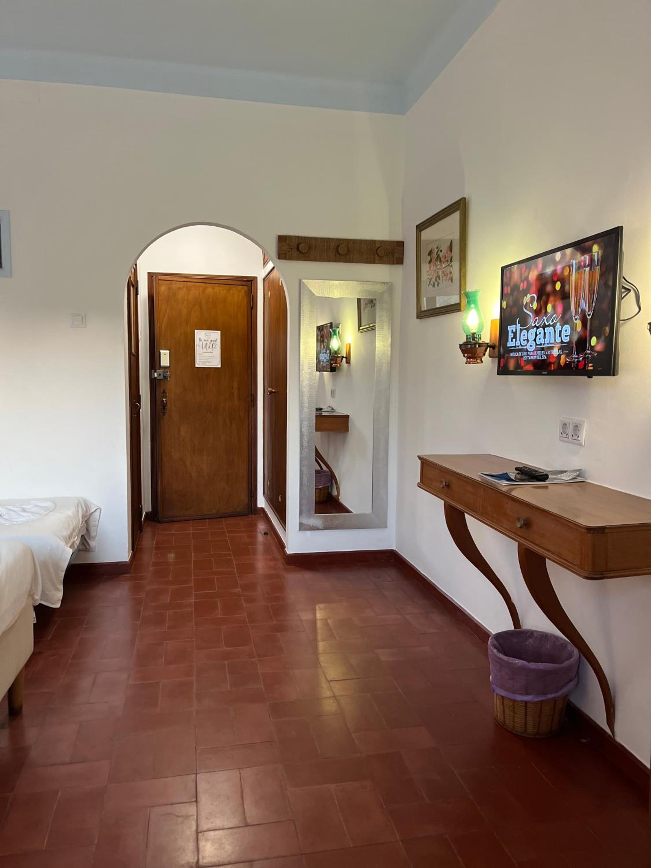 Double Room - Photo 2