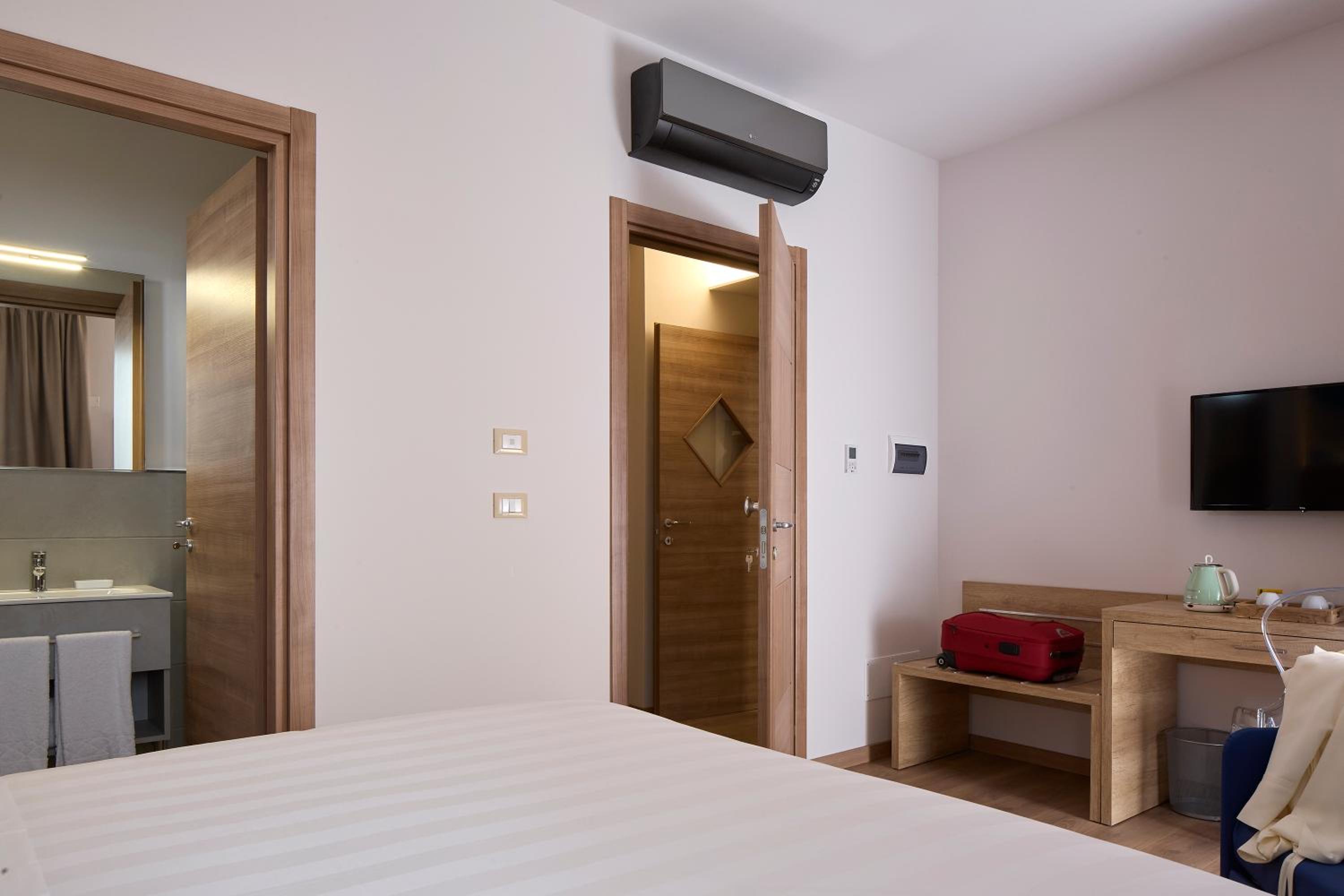 Superior Triple Room photo 2