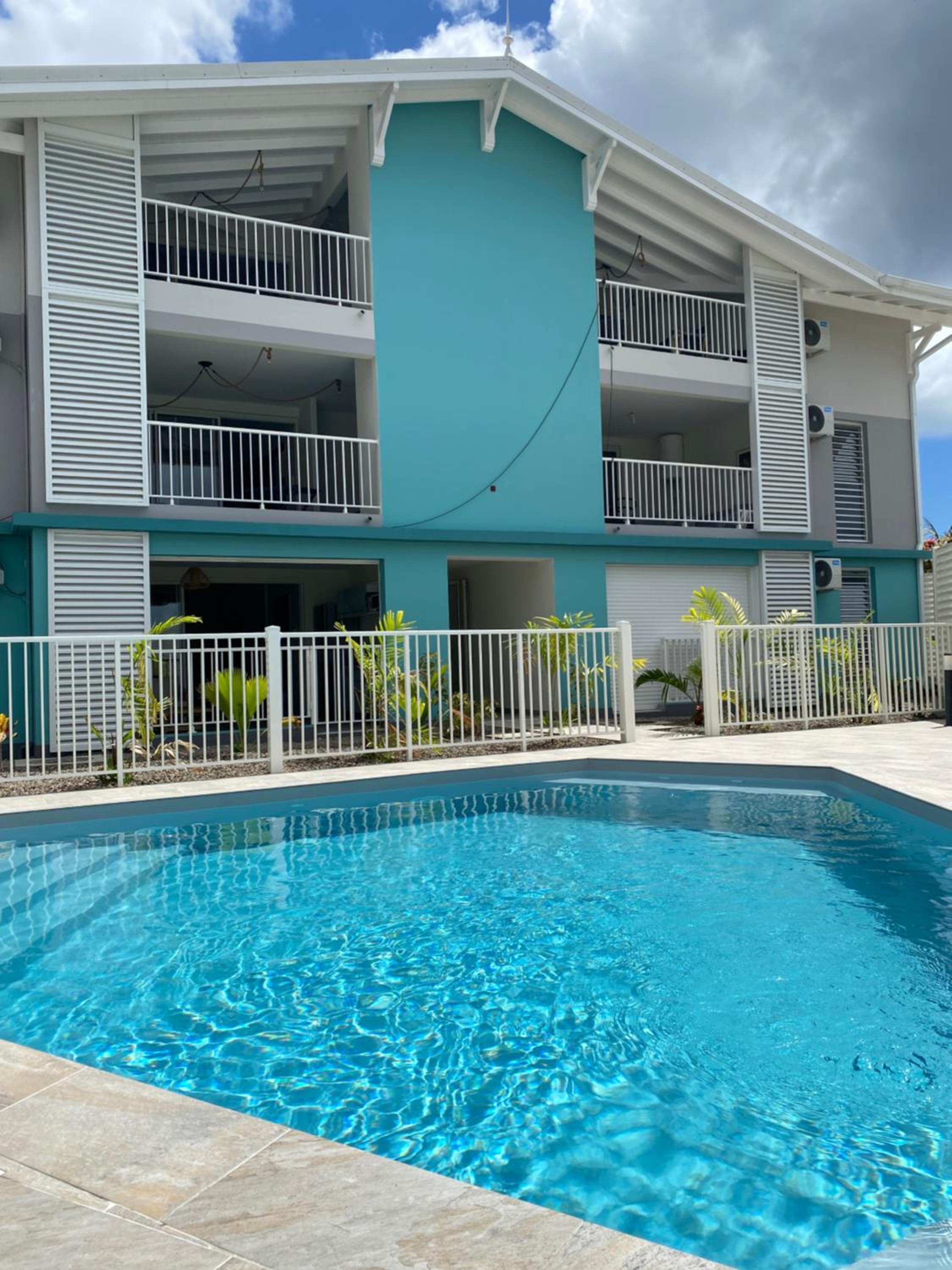 Apartment with Balcony photo 2