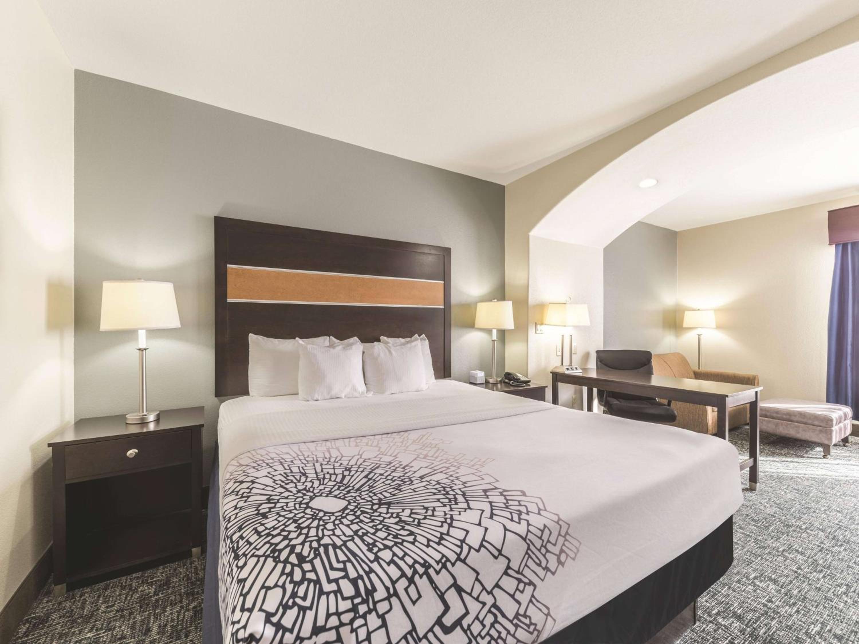 Executive King Room - Photo 4