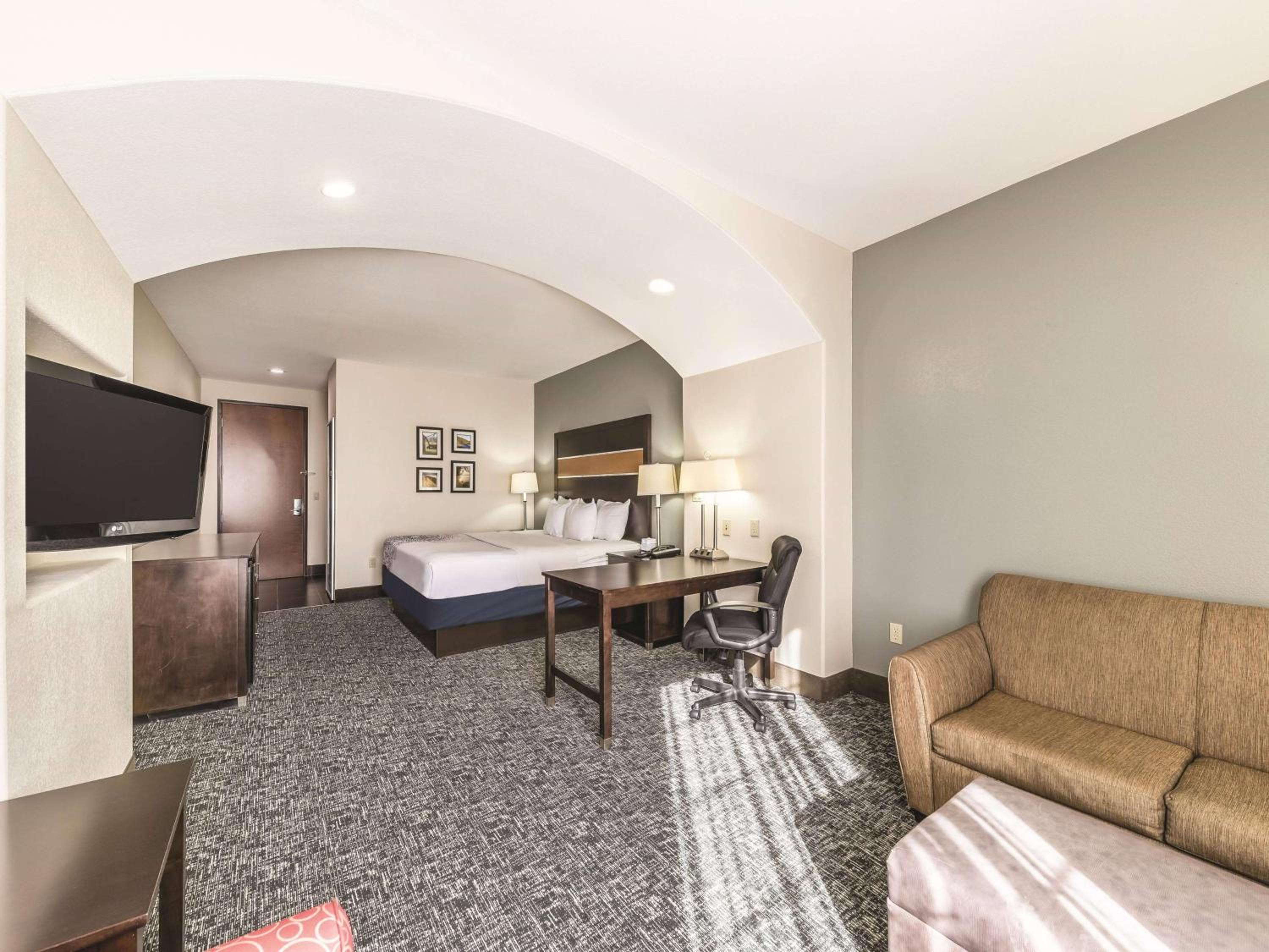 Executive King Room - Photo 3