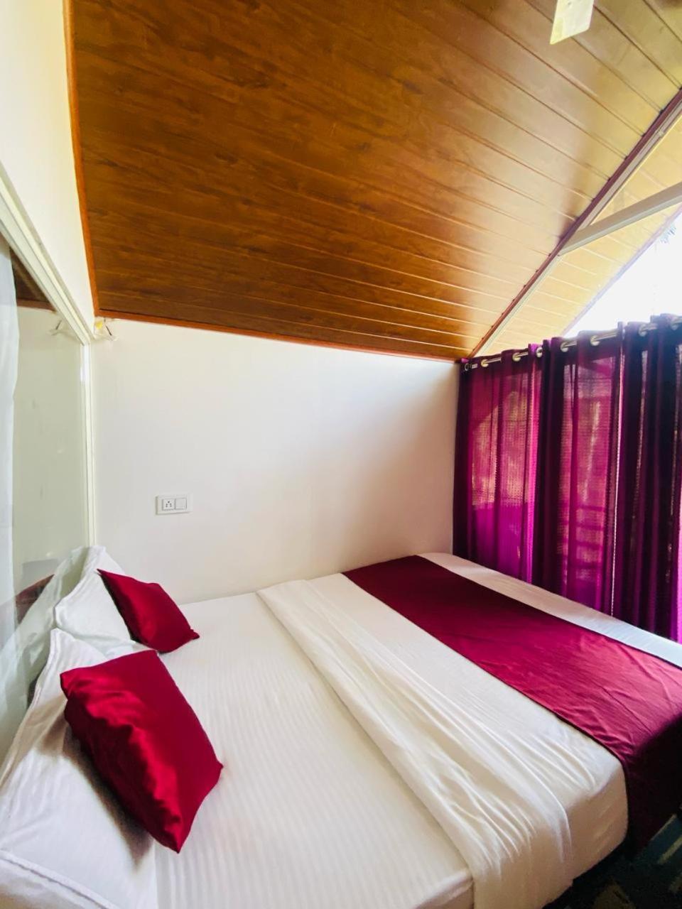 Double Room With Balcony (2 Adults + 1 Child)