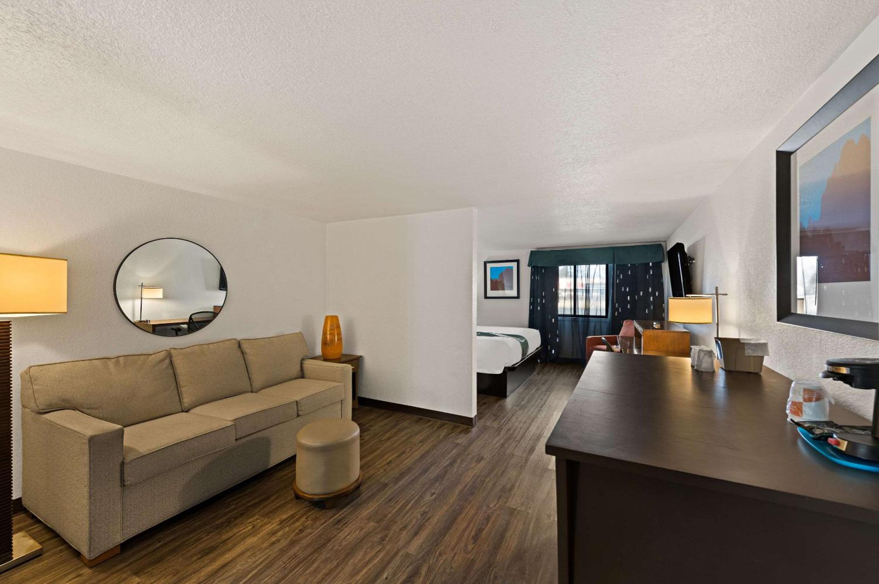 King Suite - Photo 1