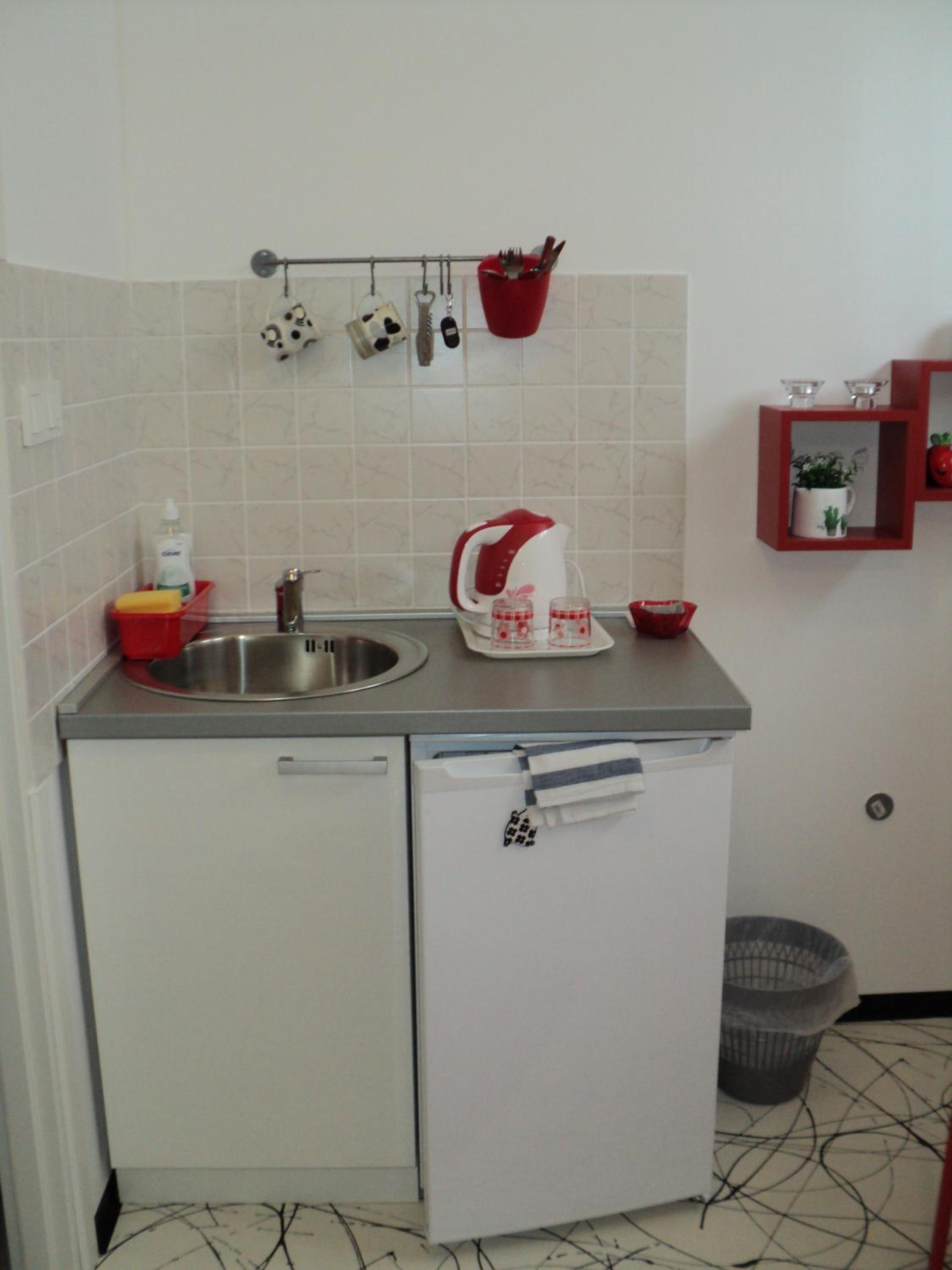 Double Room with Private Bathroom - Photo 25