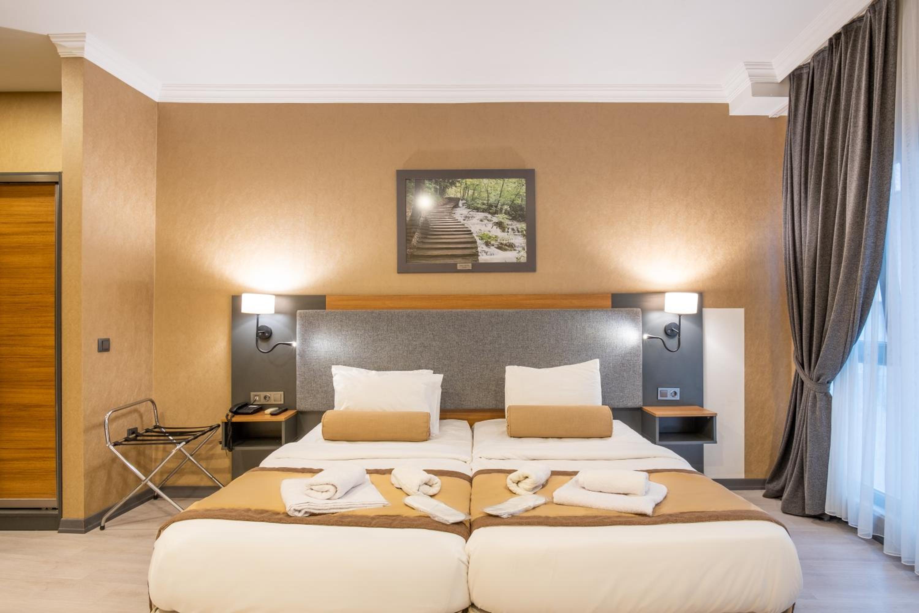 Deluxe Double Room photo 3