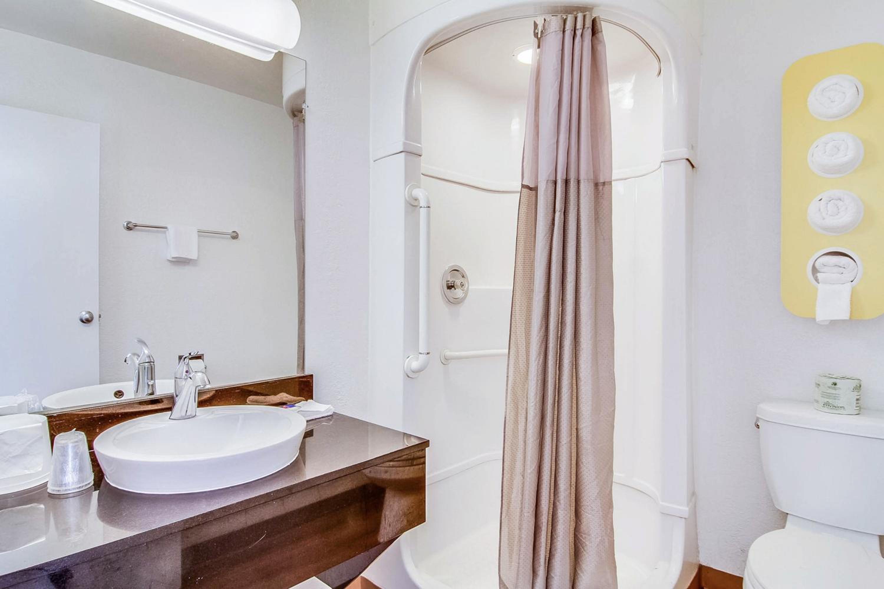 Double Room - Photo 6