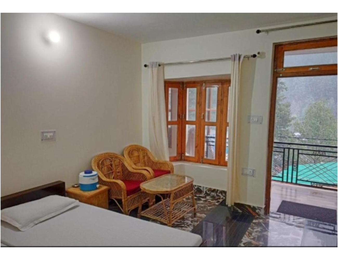 Double Room - Photo 2