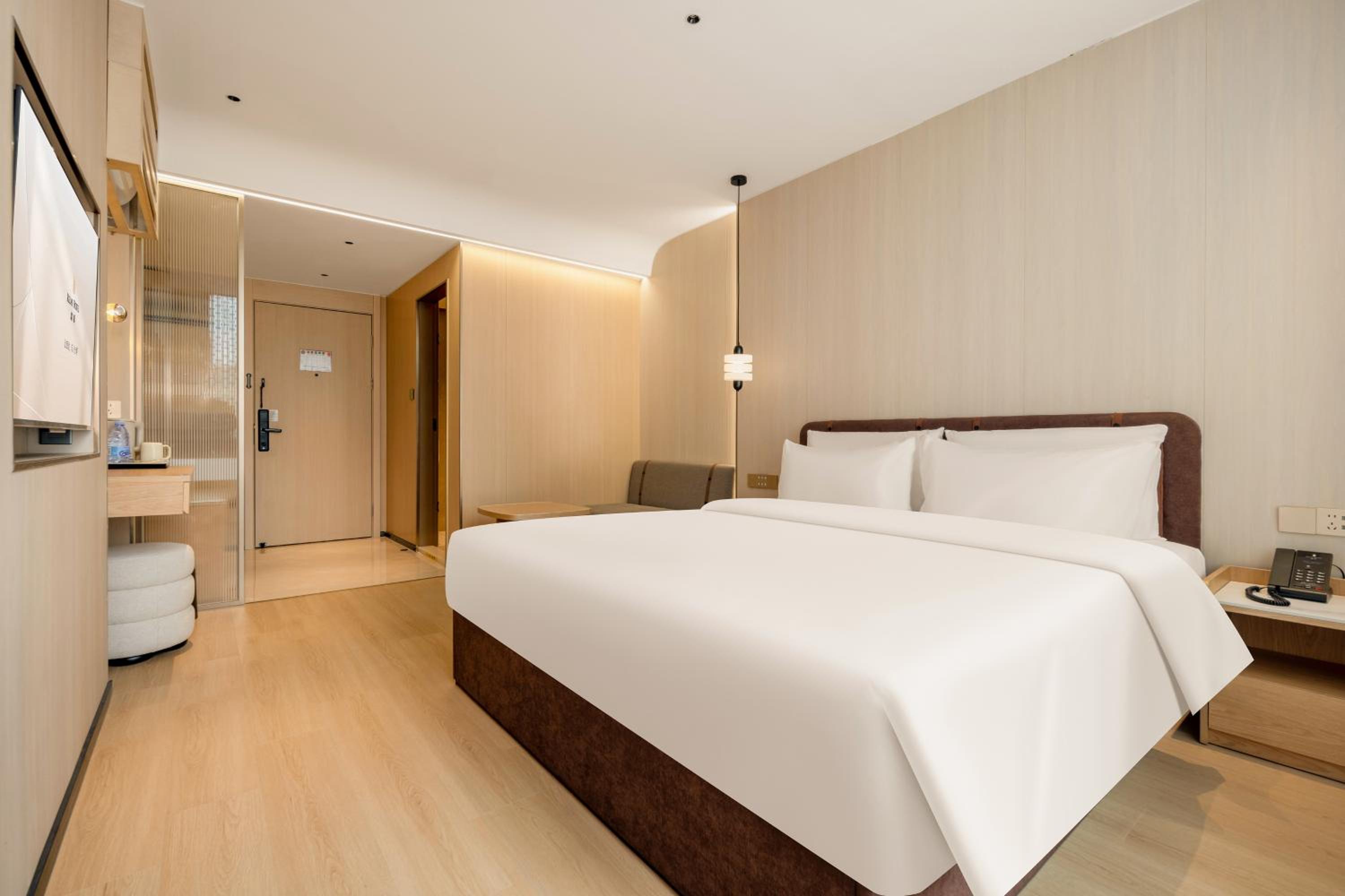 Deluxe Queen Room