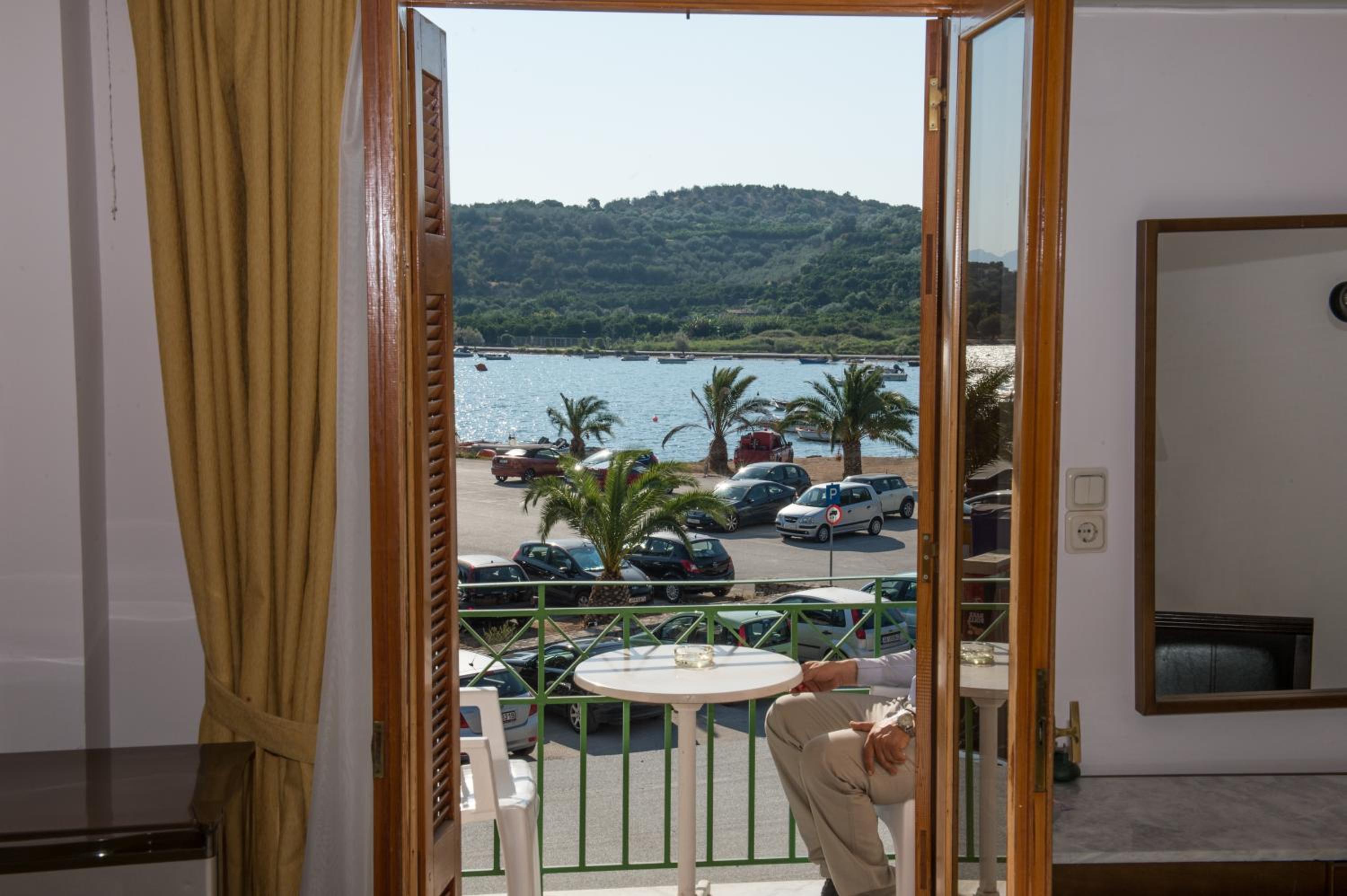Double or Twin Room - Photo 6