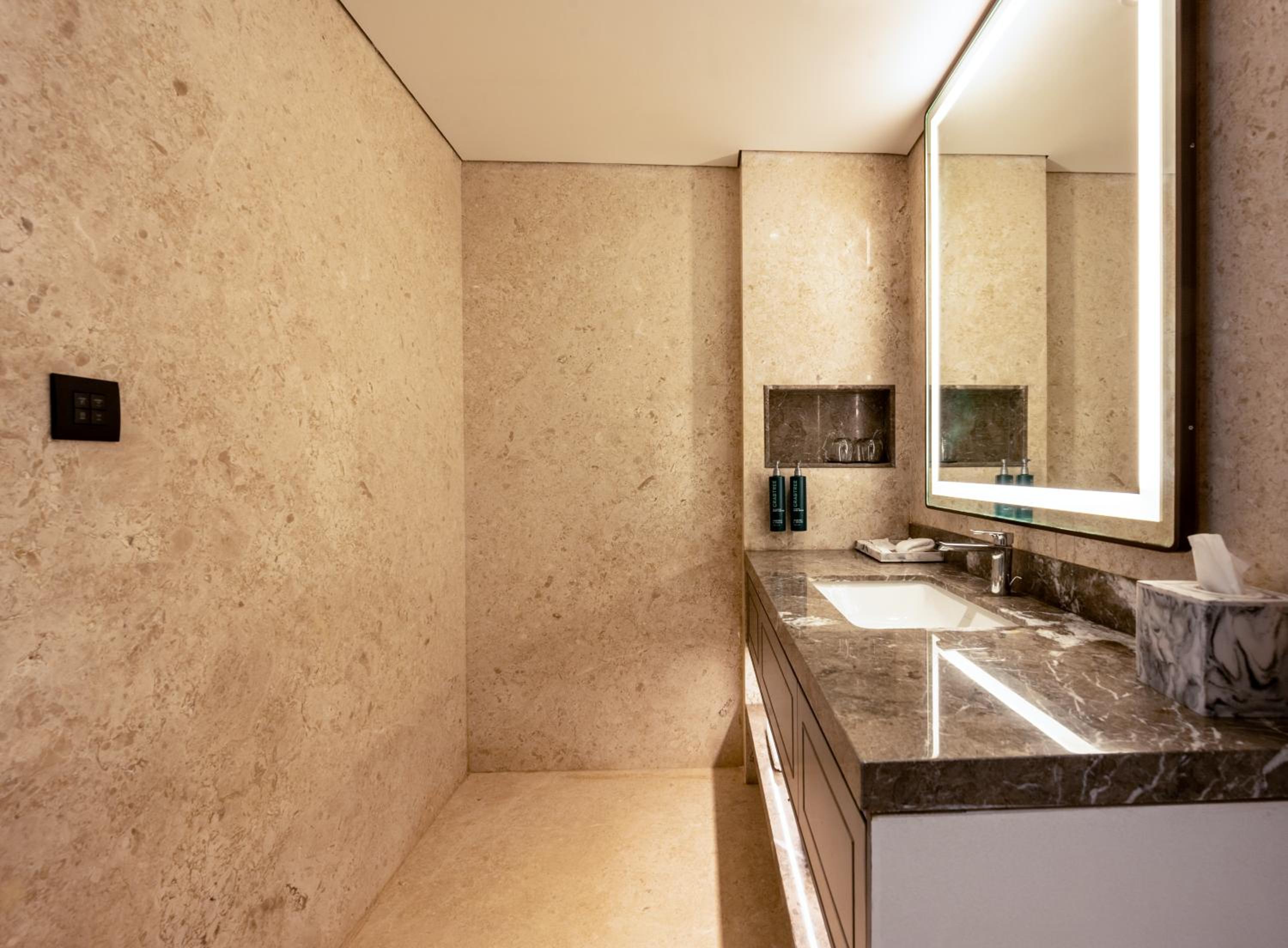King Room - Mobility Accessible  - Photo 2