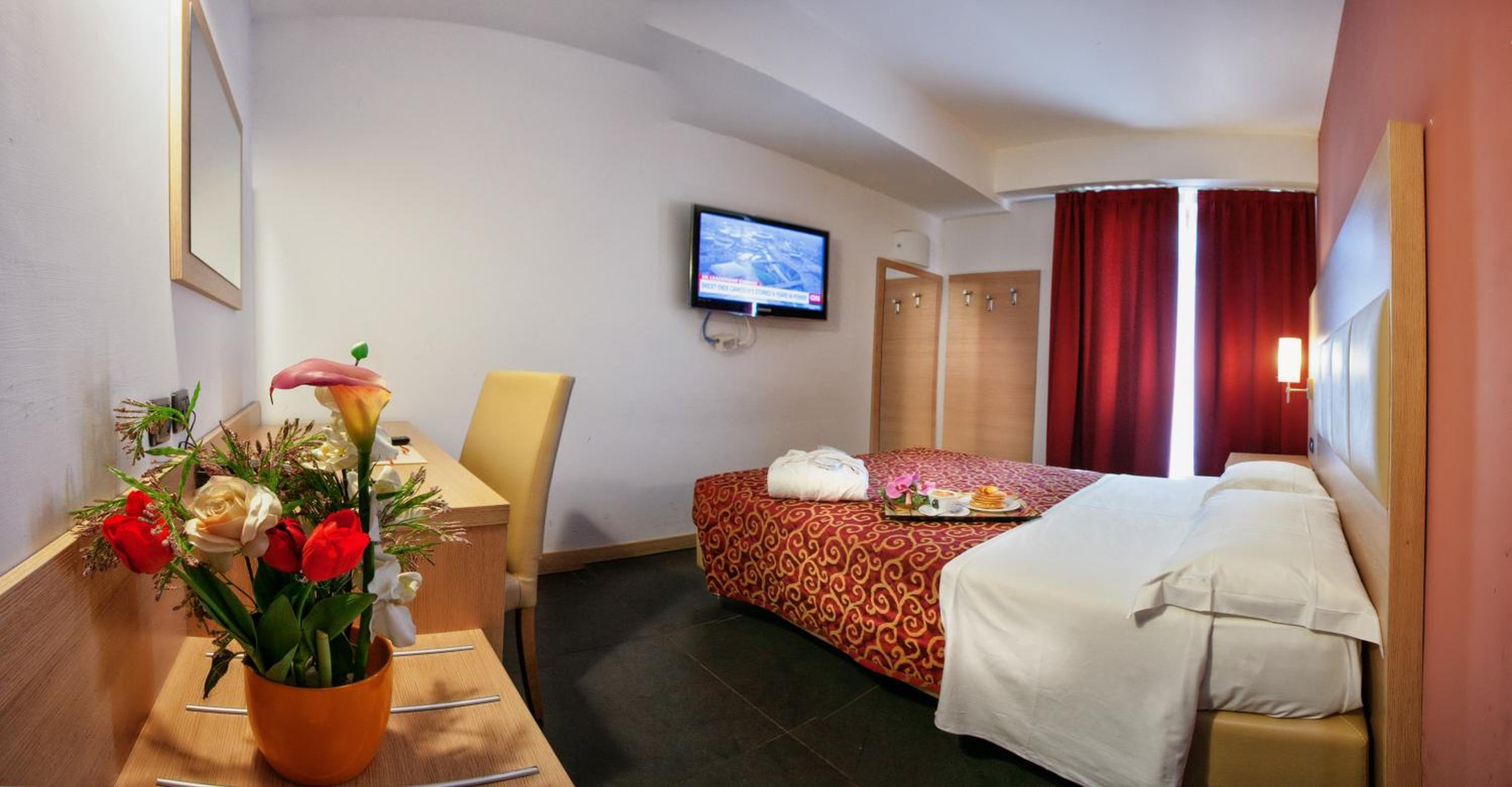 Twin Room - Photo 2