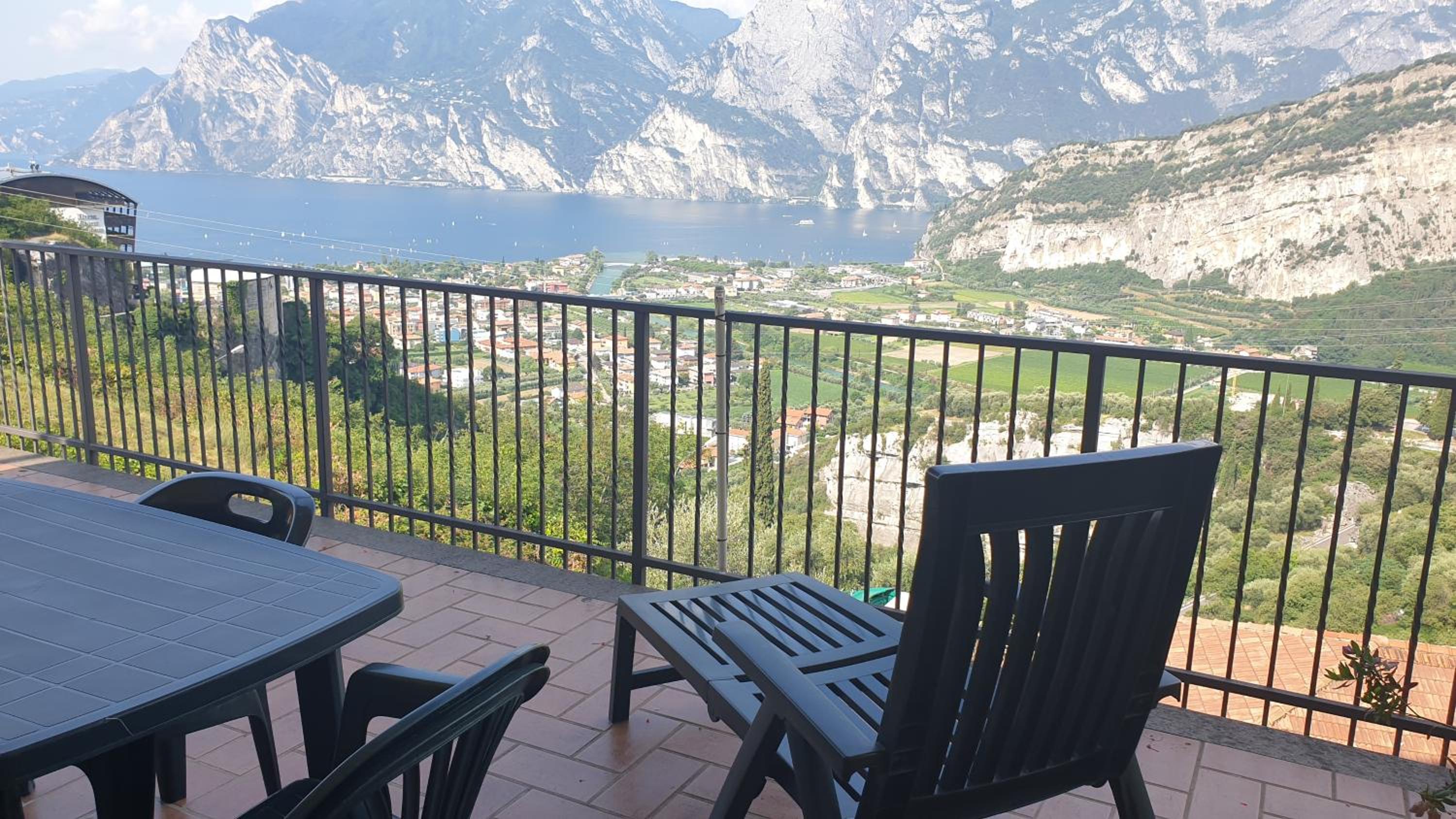 Apartment With Lake View photo 2