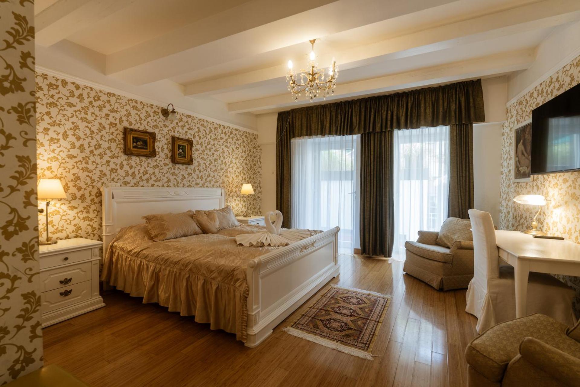 Double Room - Photo 3