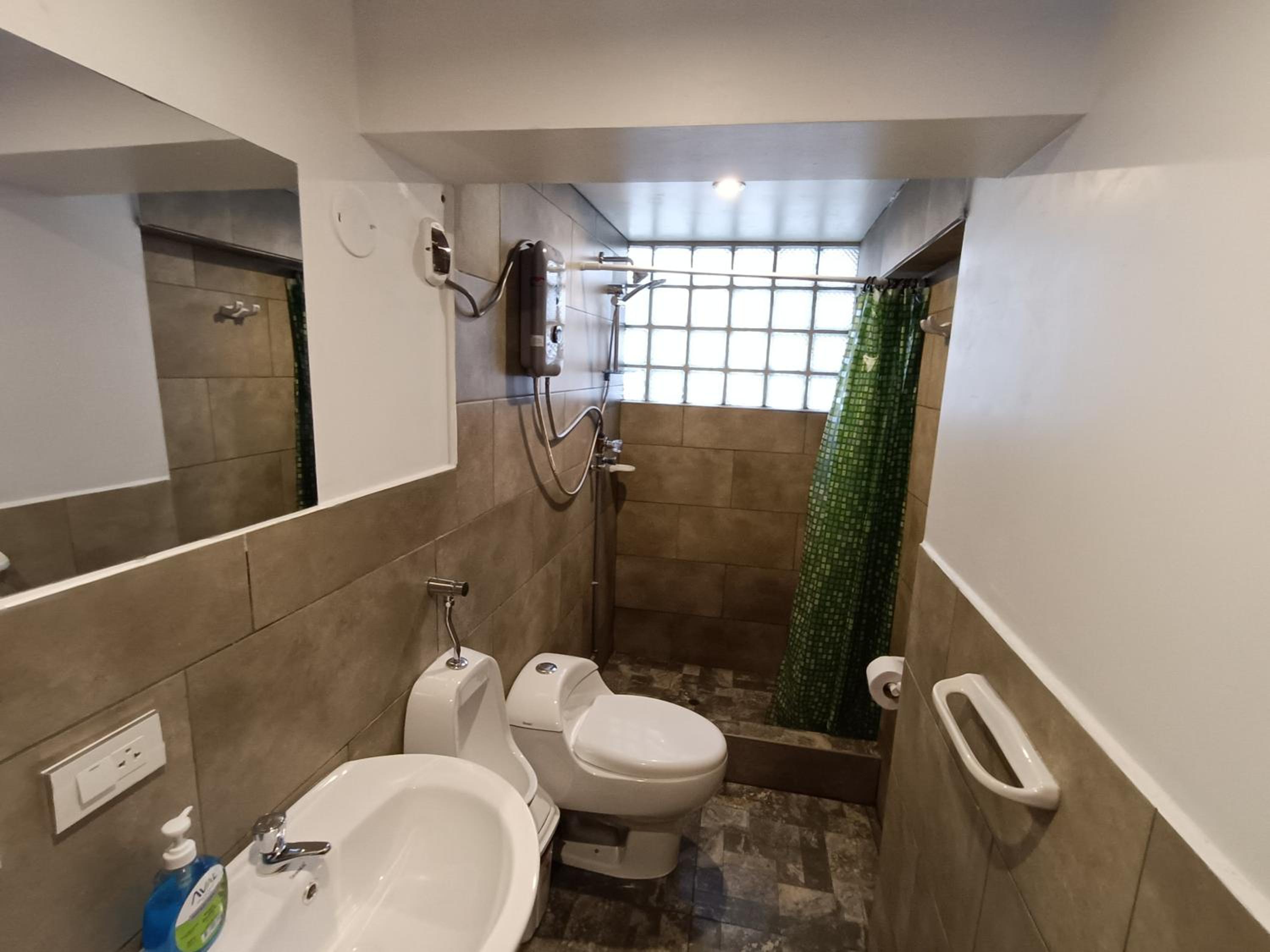 Twin Room with Private Bathroom photo 1