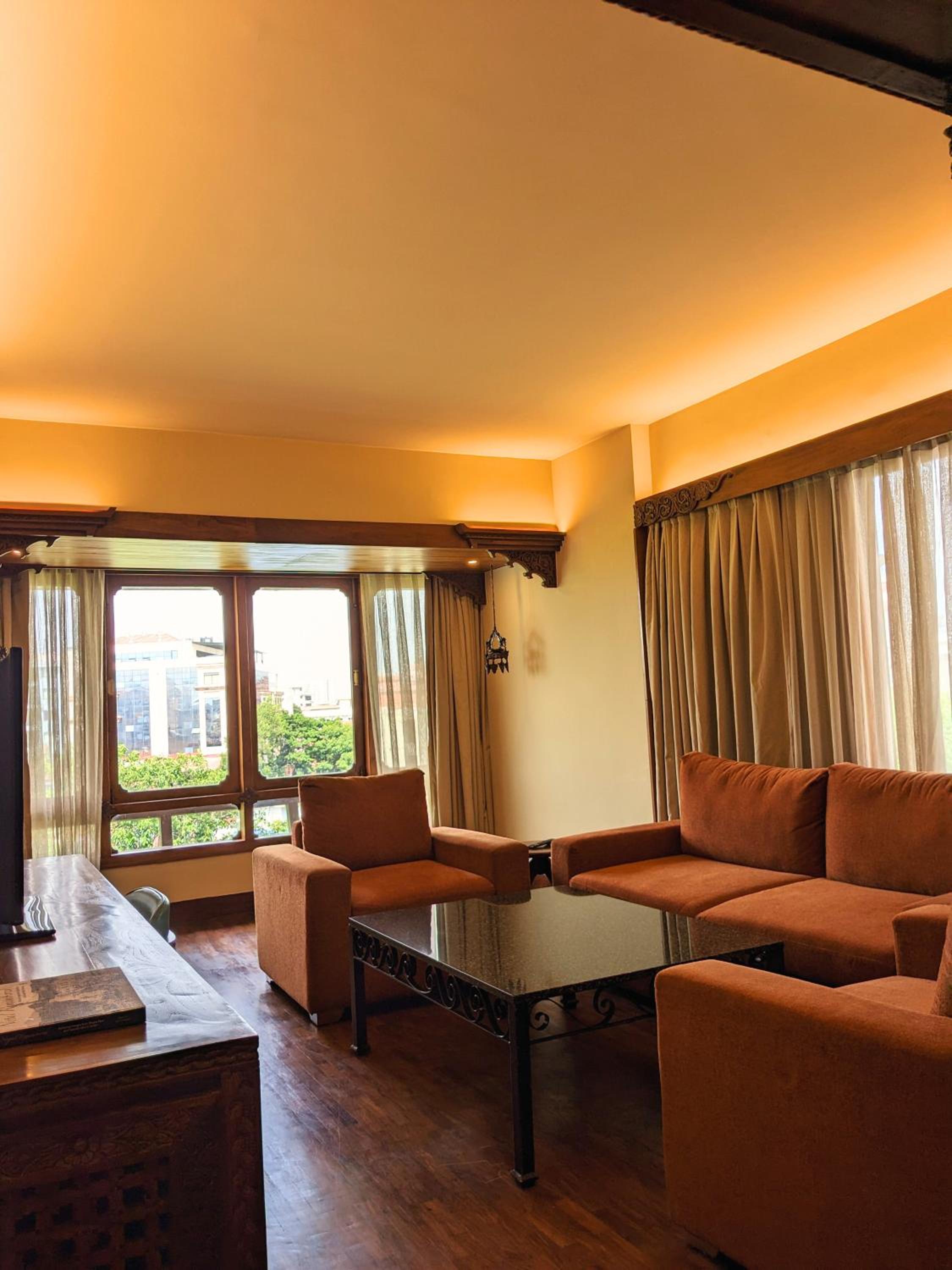 Business Suite - Photo 2