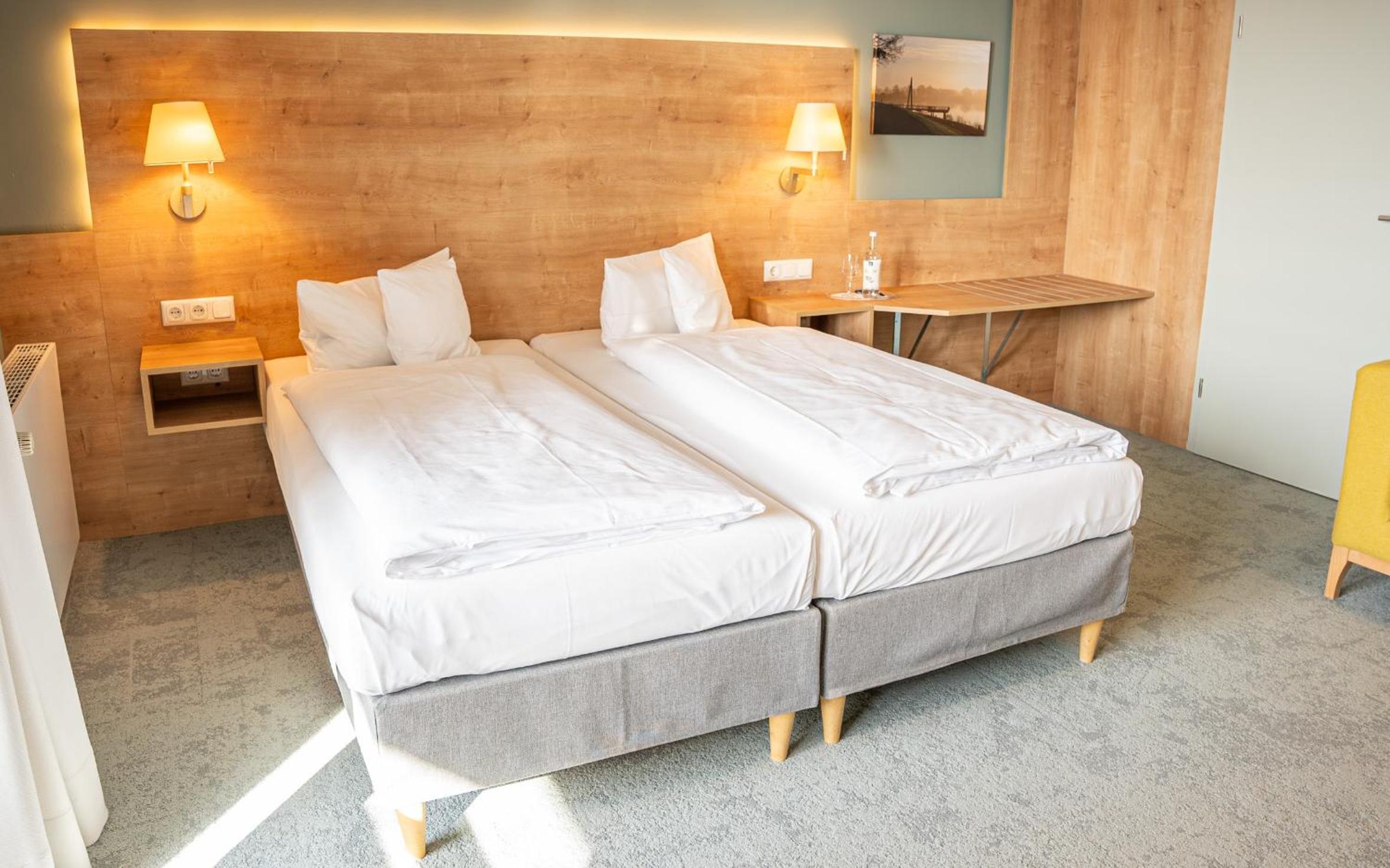 Double Room with Balcony and Sea View - Photo 10