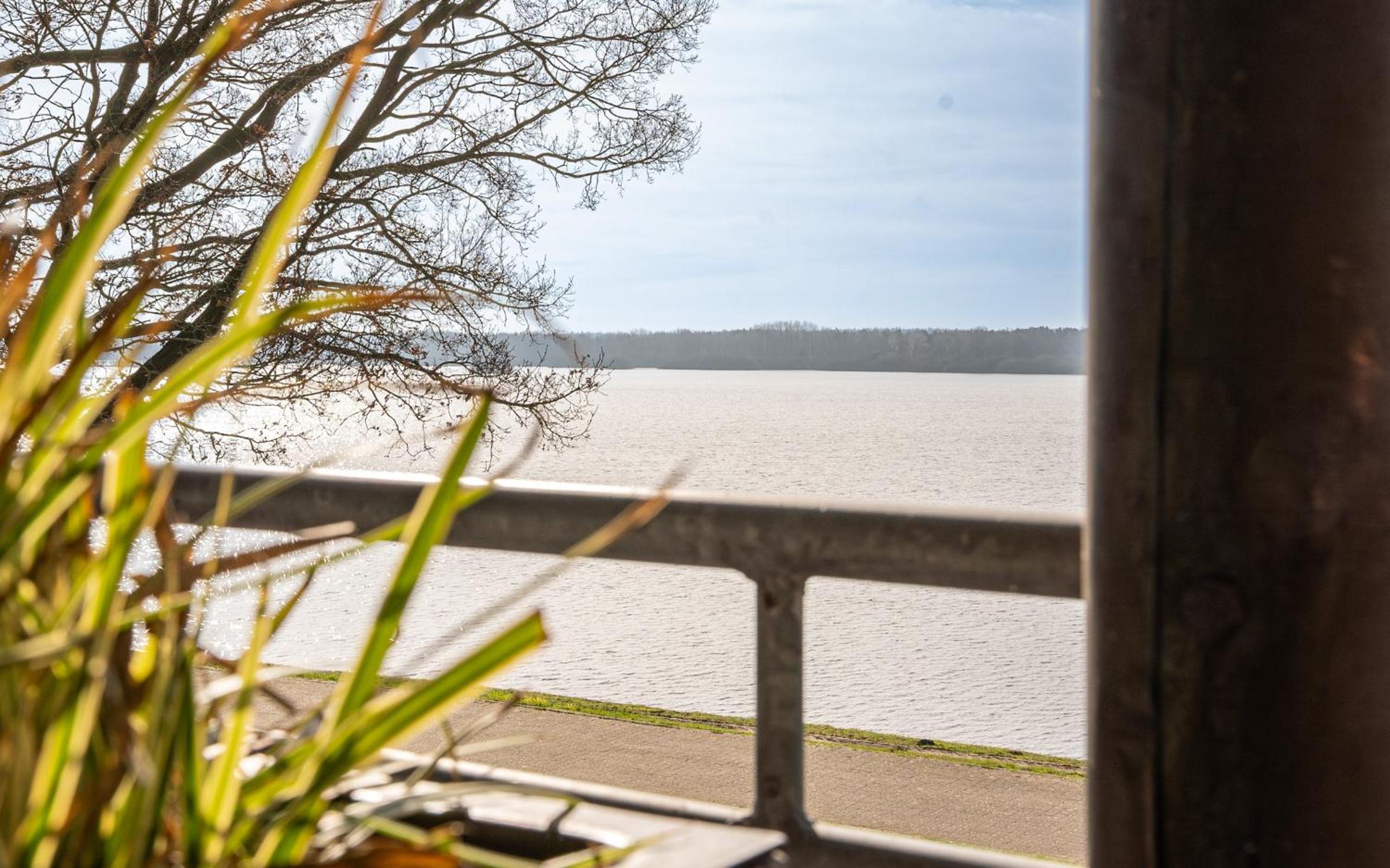 Double Room with Balcony and Sea View - Photo 9