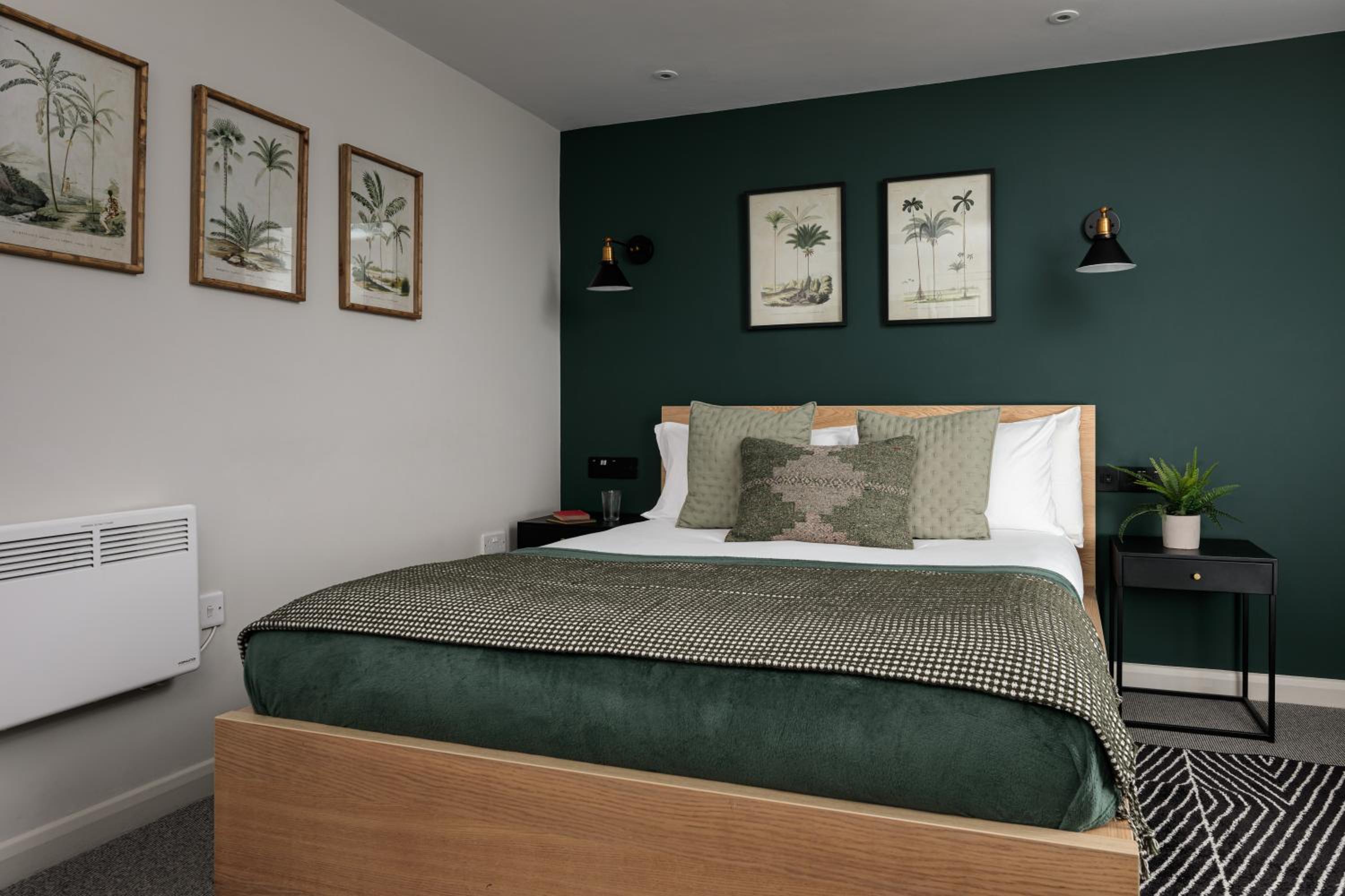 King Room En Suite with Kitchenette  photo 1