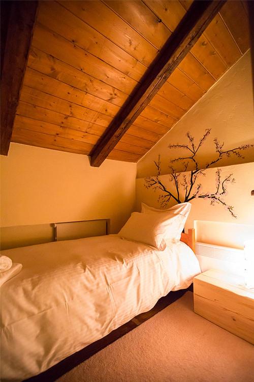 Two-Bedroom Chalet - Photo 3