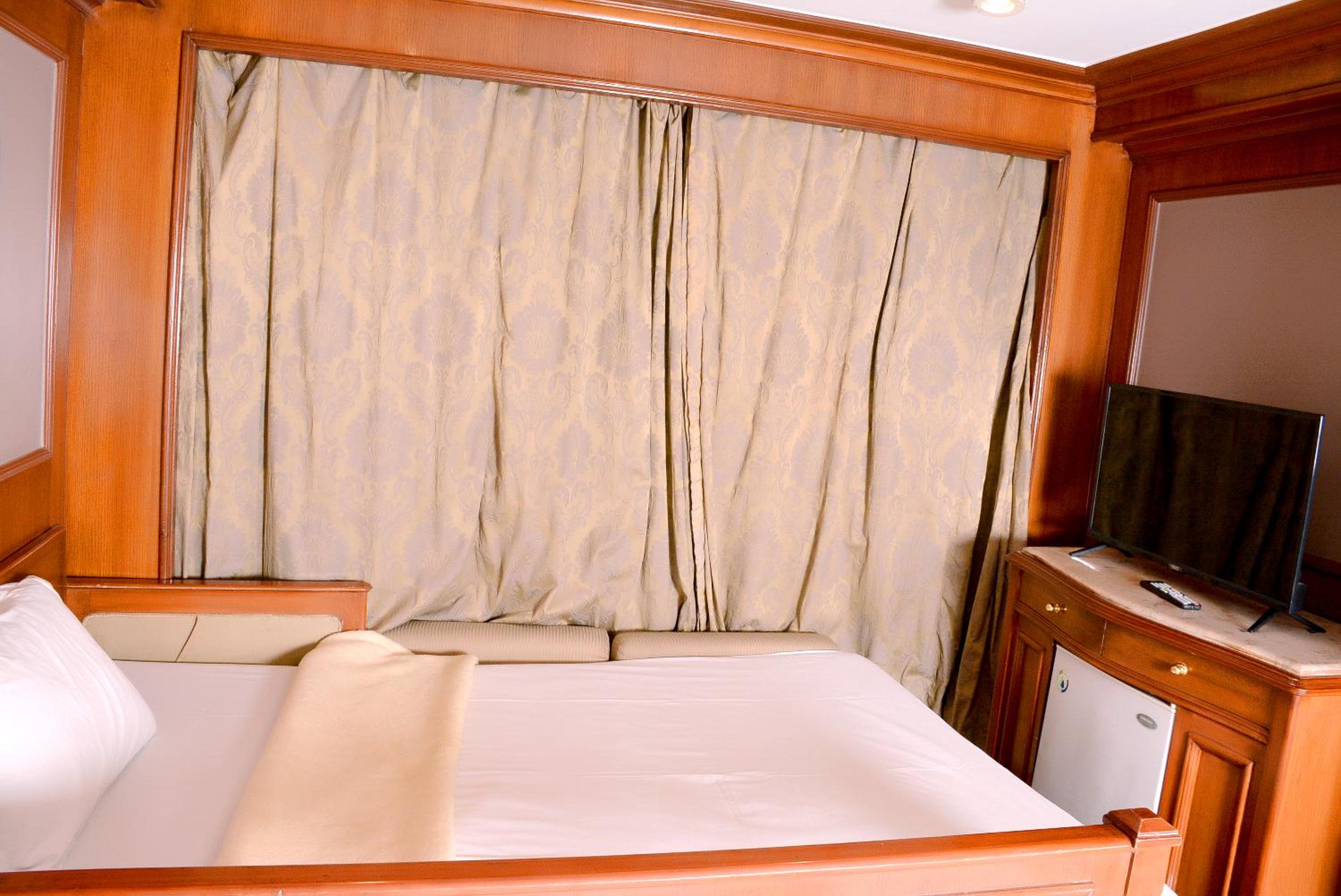 Triple Room with Lake View