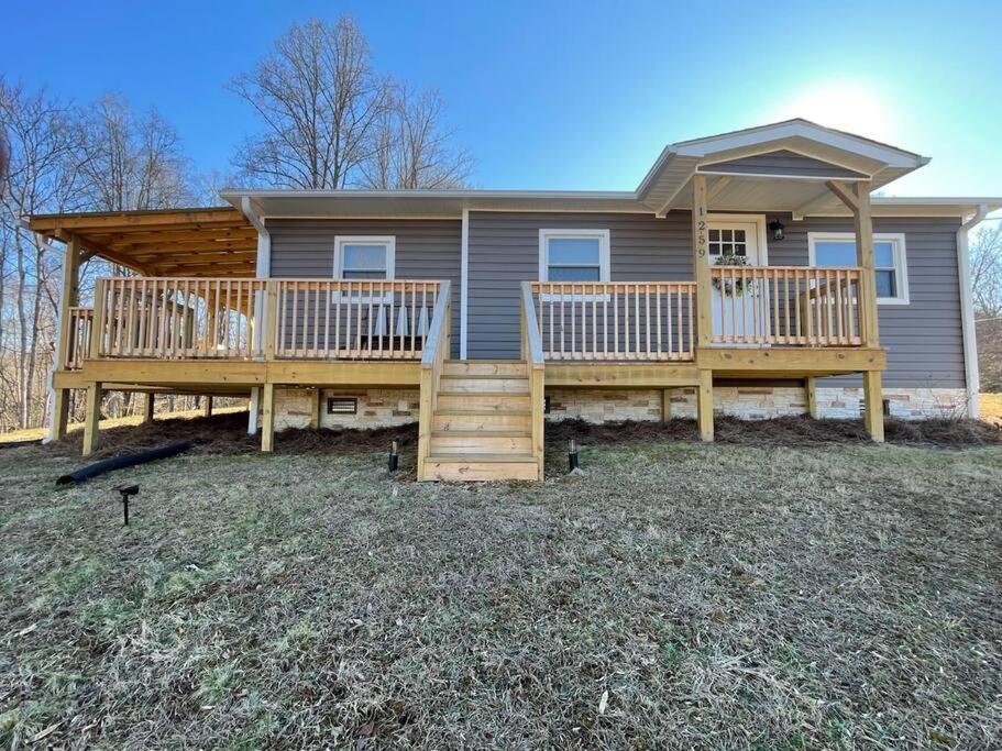 Two-Bedroom House photo 2