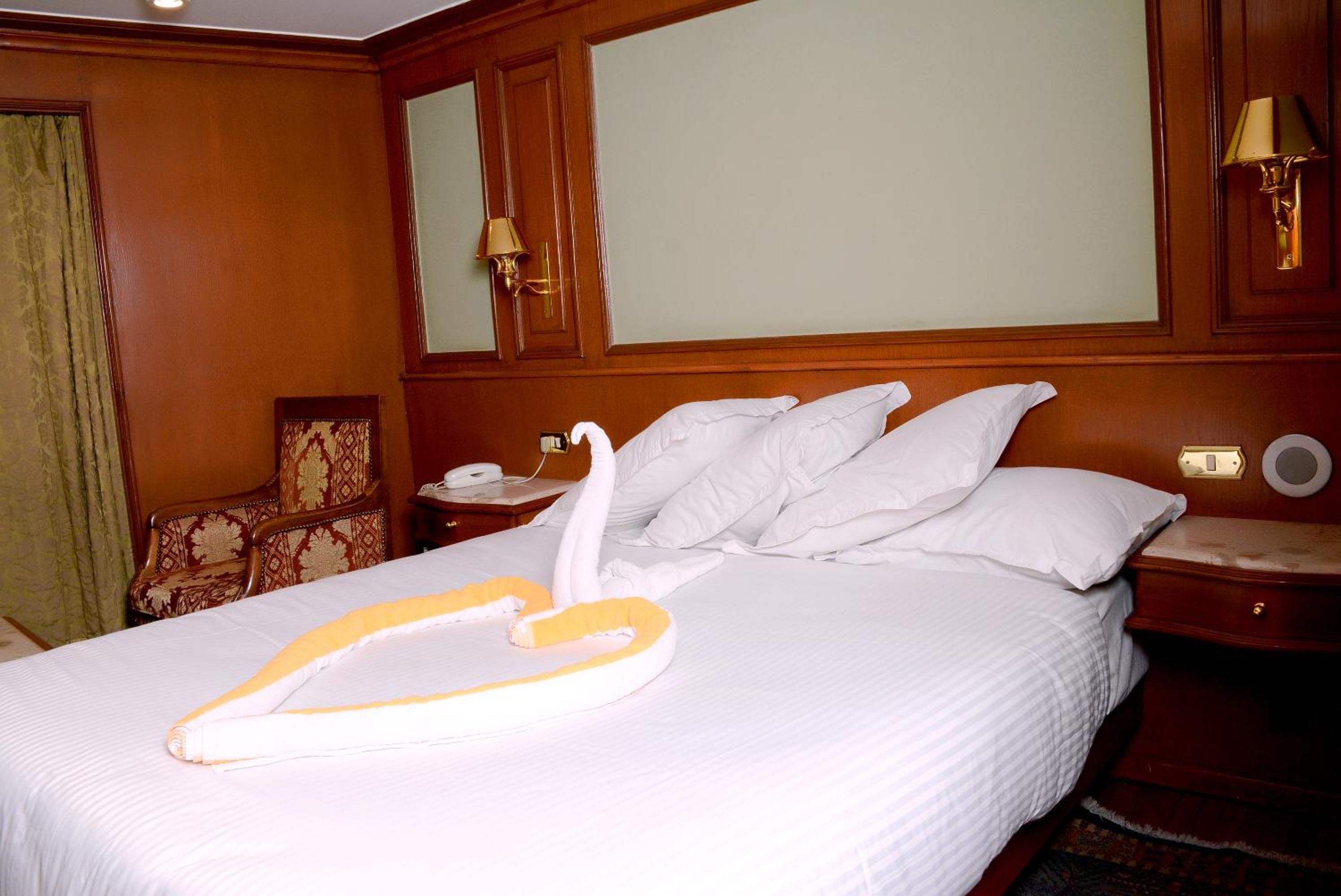 Deluxe Double or Twin Room with River View
