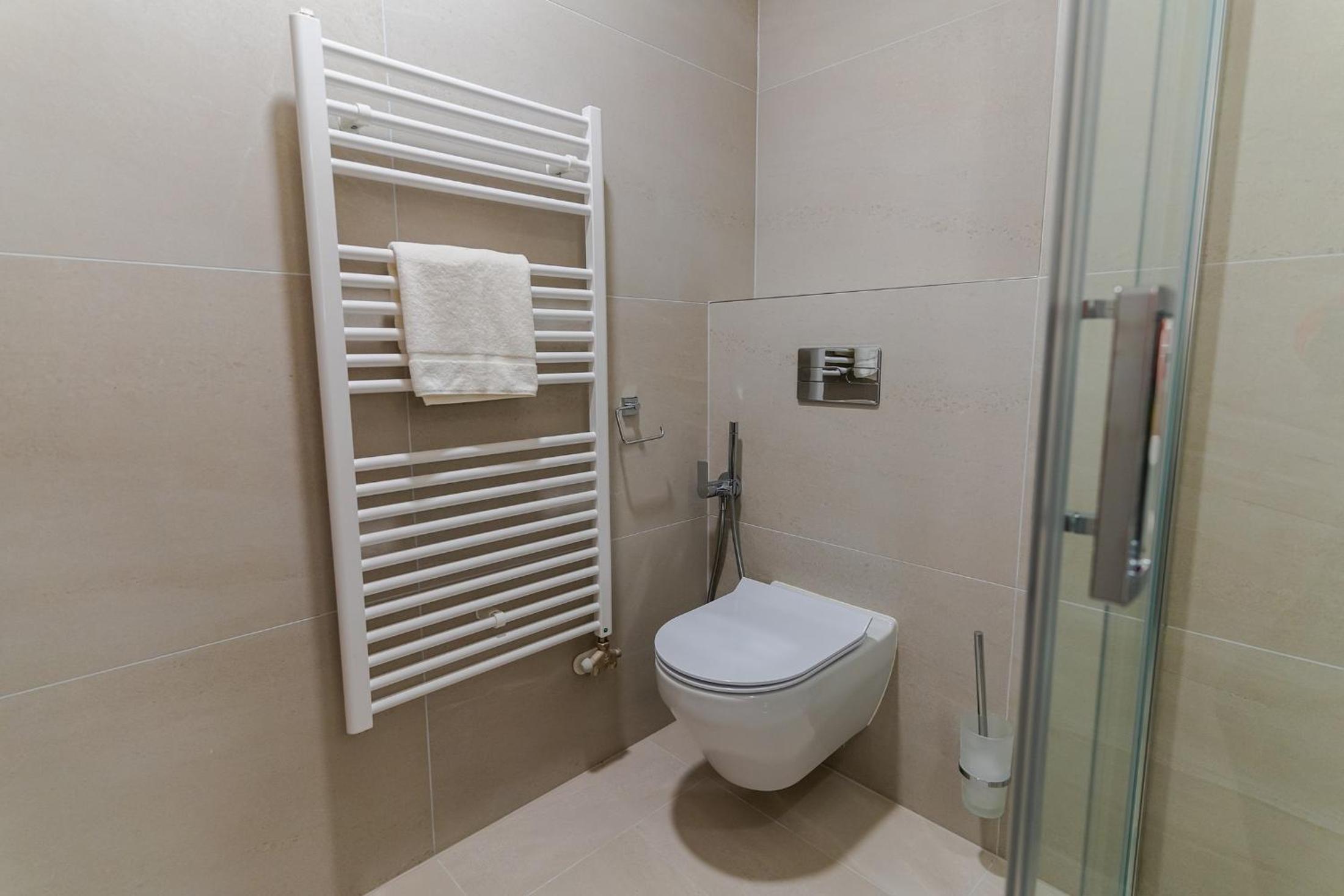 Double or Twin Room with Mountain View - Photo 12