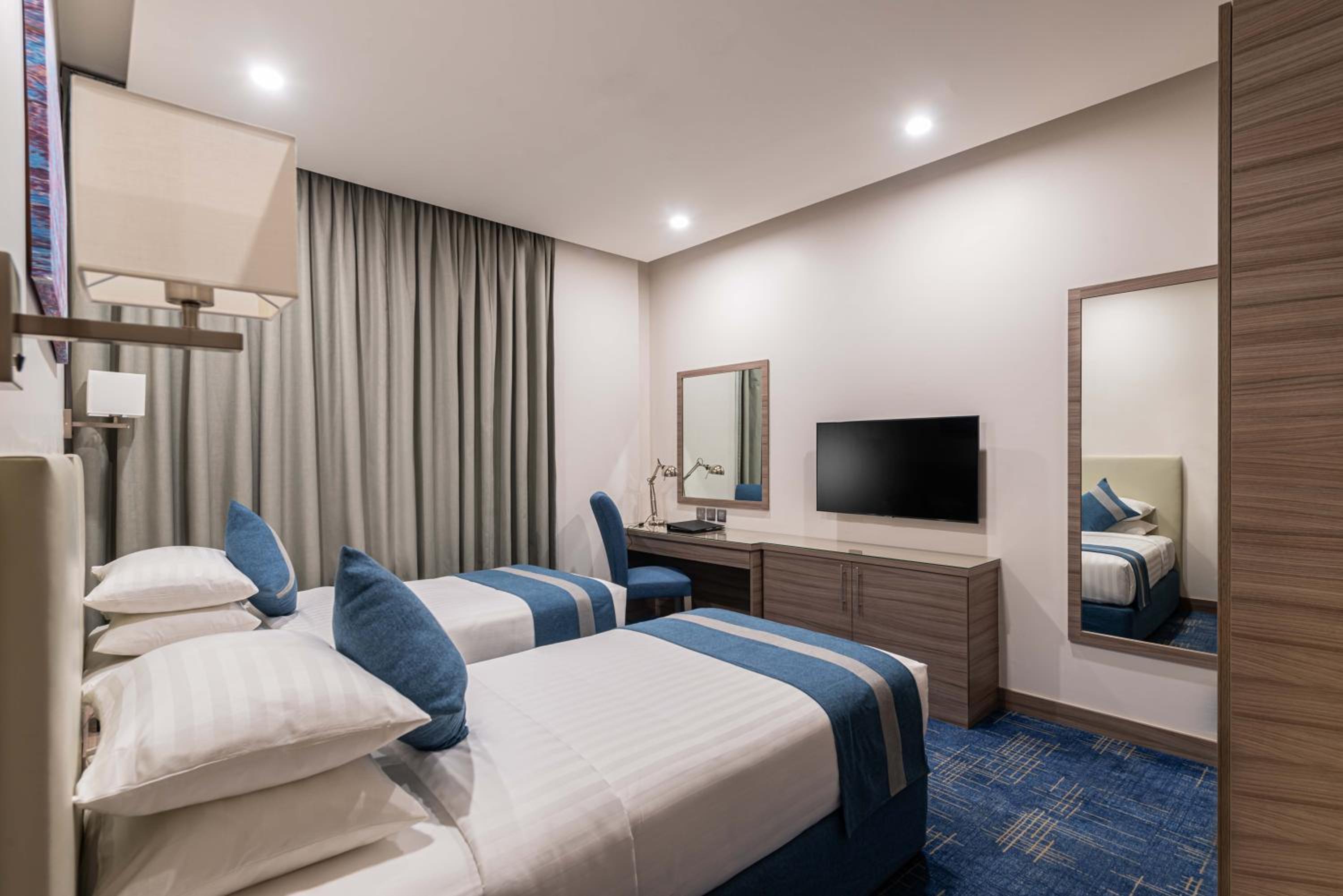 Superior Twin Room with City View - Non-Smoking - Photo 1