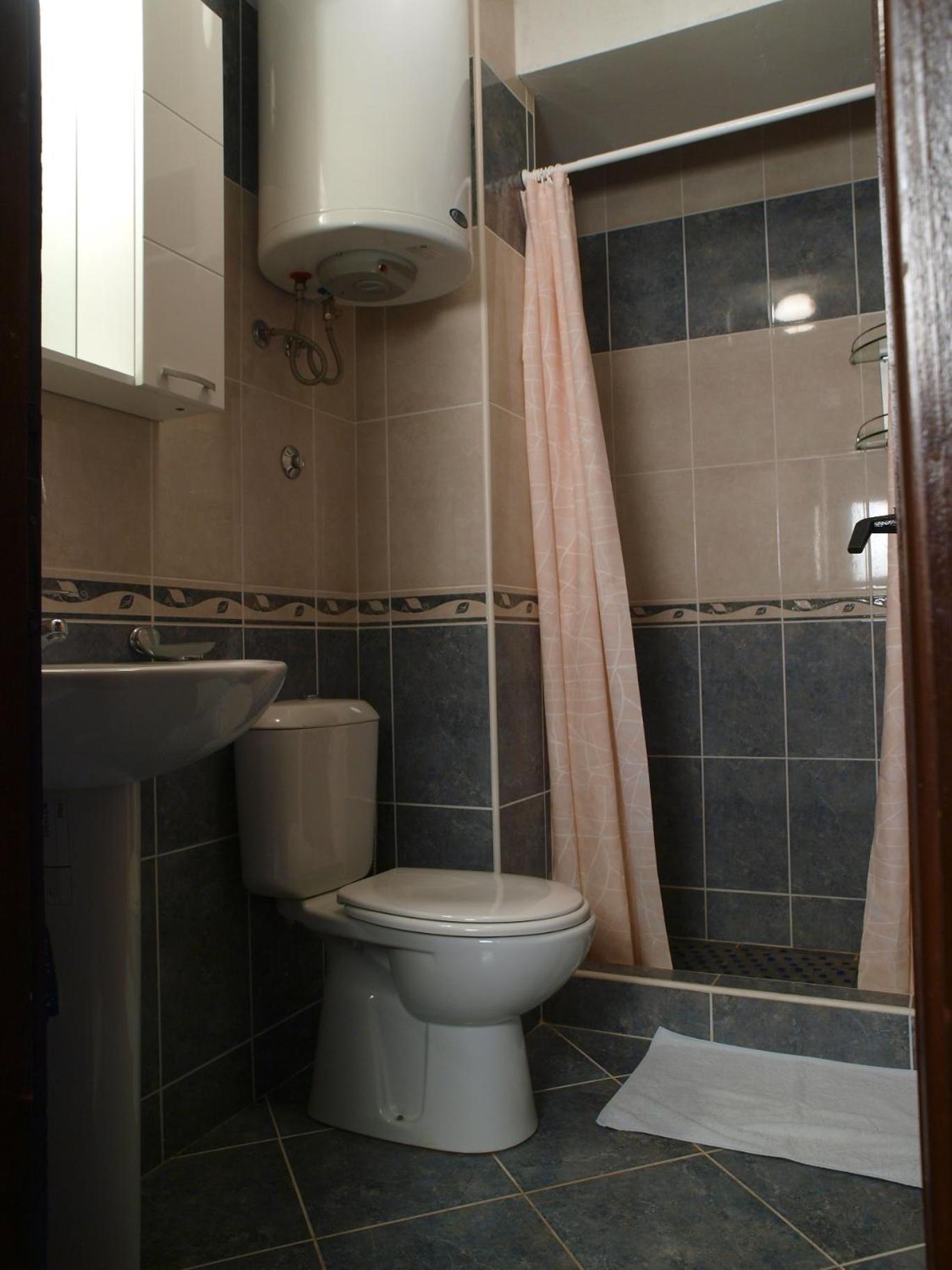 One-Bedroom Apartment with Balcony photo 3