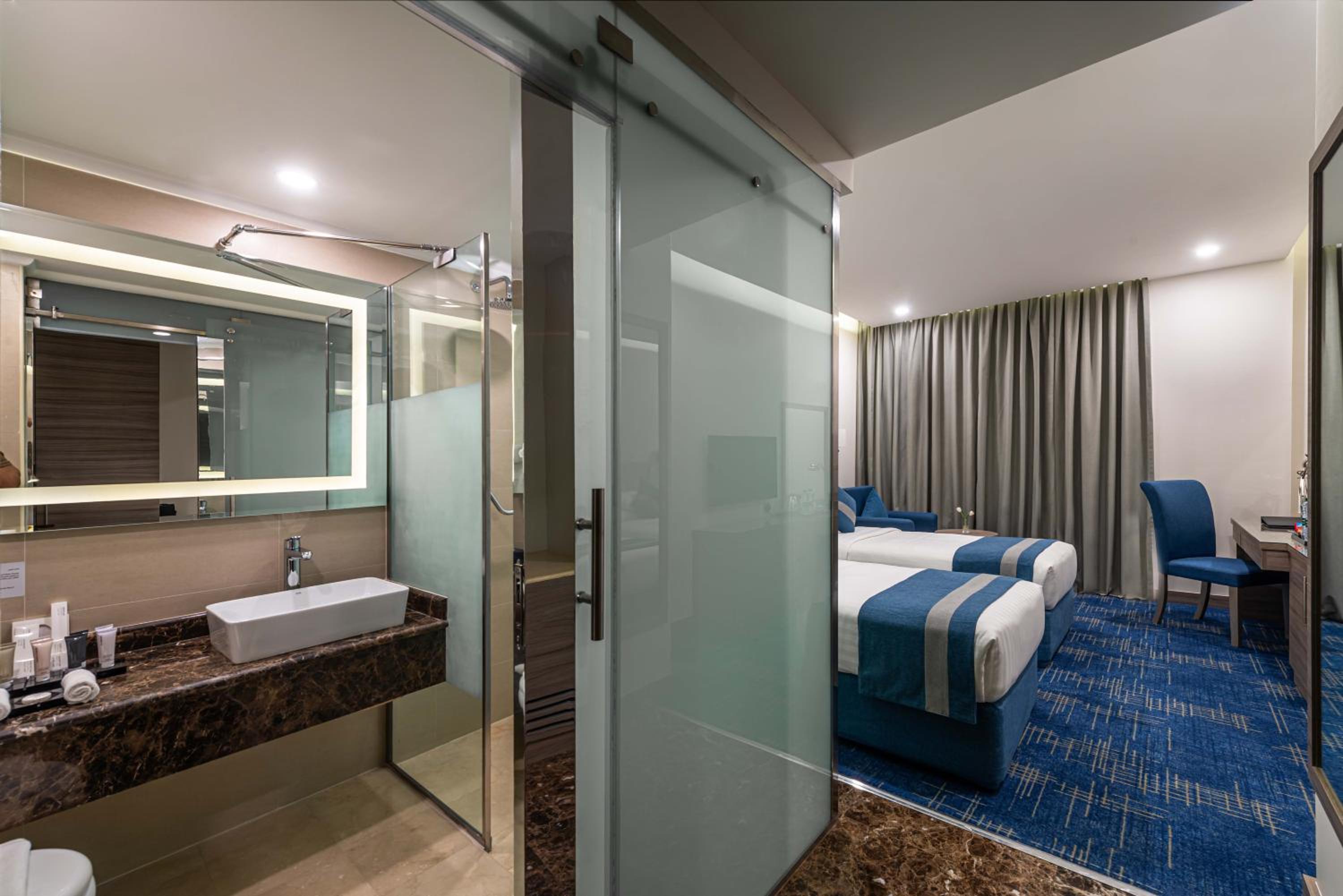 Superior Twin Room with City View - Non-Smoking - Photo 3