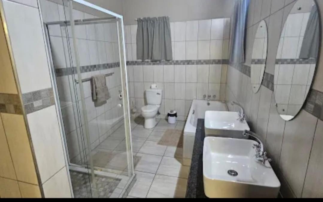 Family Room With Private Bathroom photo 1