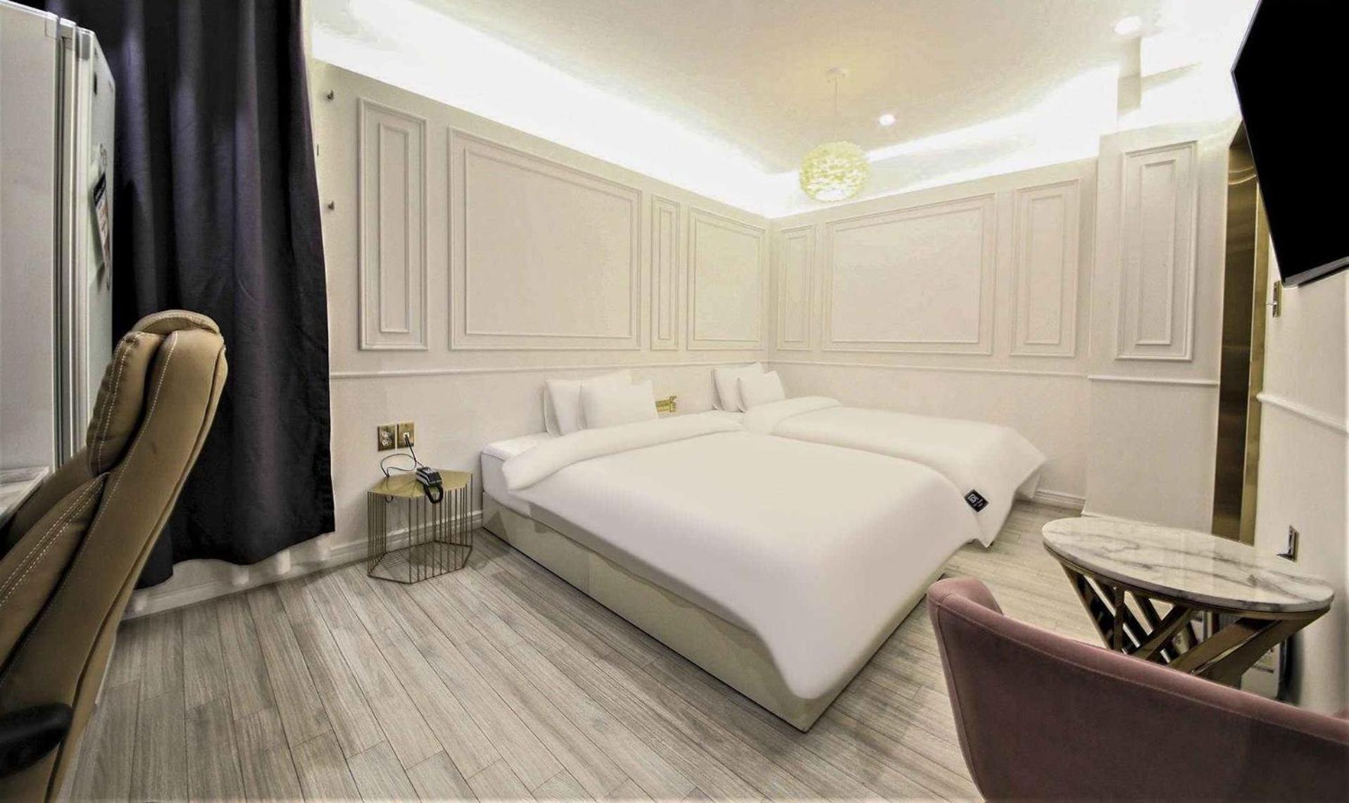 Premium Twin Room