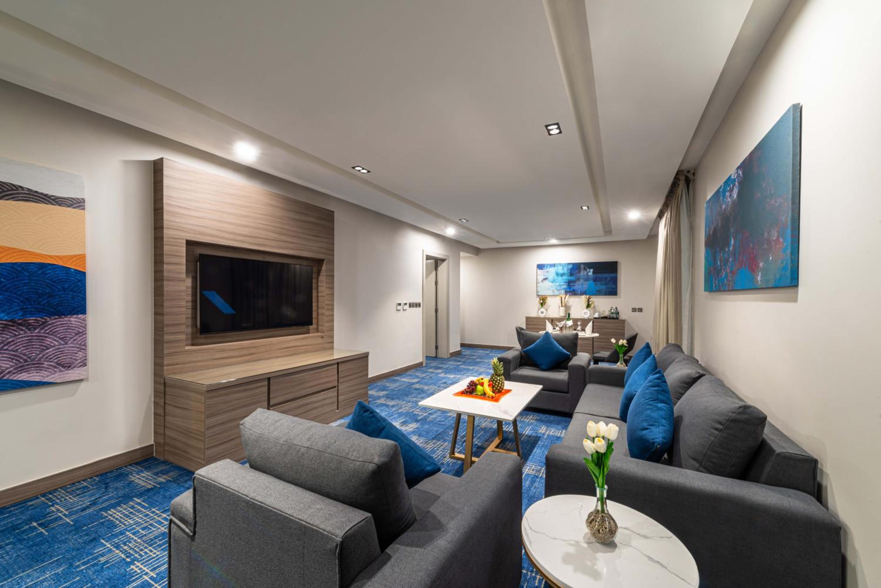 Premium Apartment with King Bed and View - Non-Smoking - Photo 4