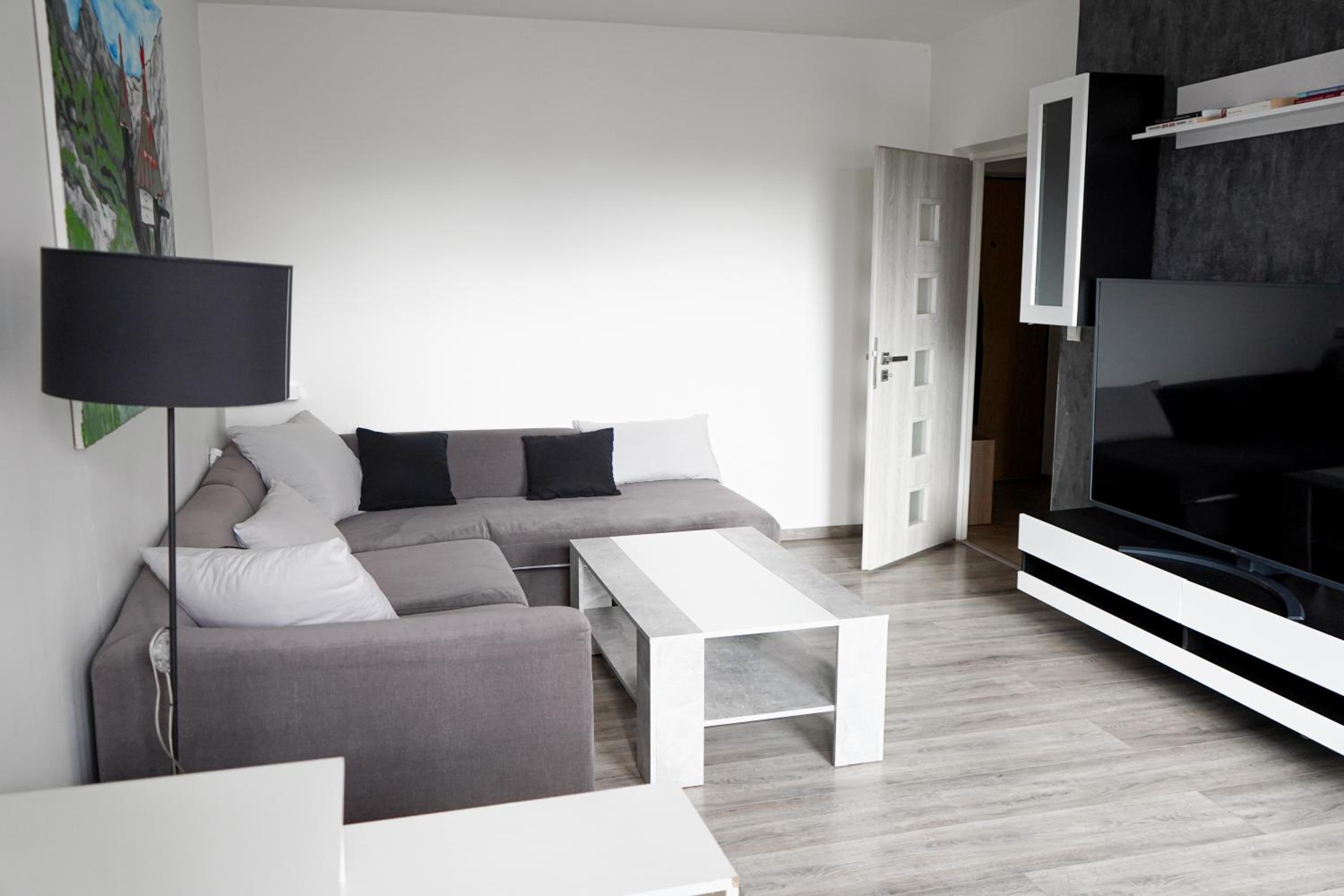 One-Bedroom Apartment photo 1