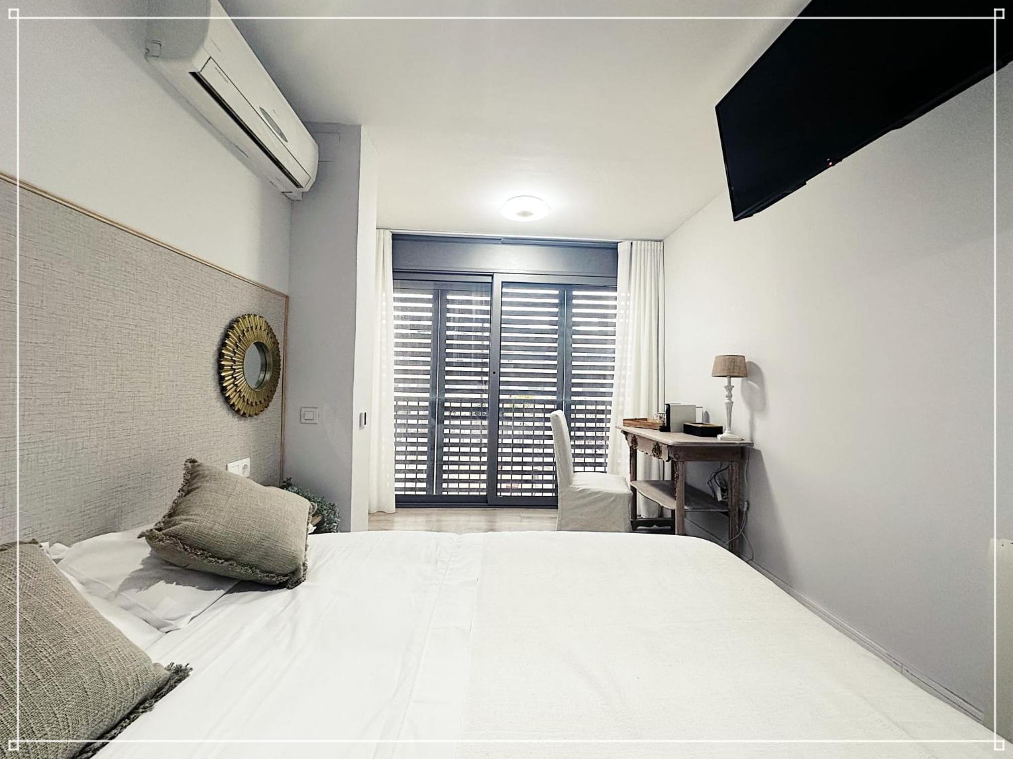 Double Room with Private External Bathroom photo 3