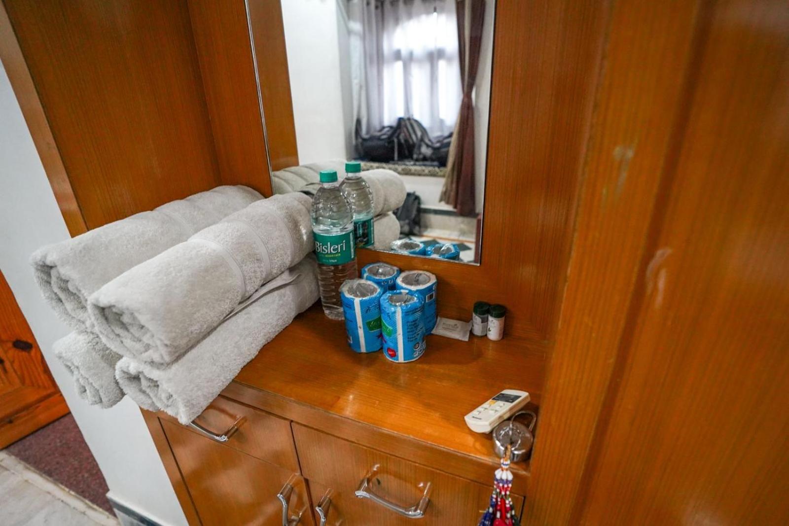 King Suite with Balcony - Photo 3