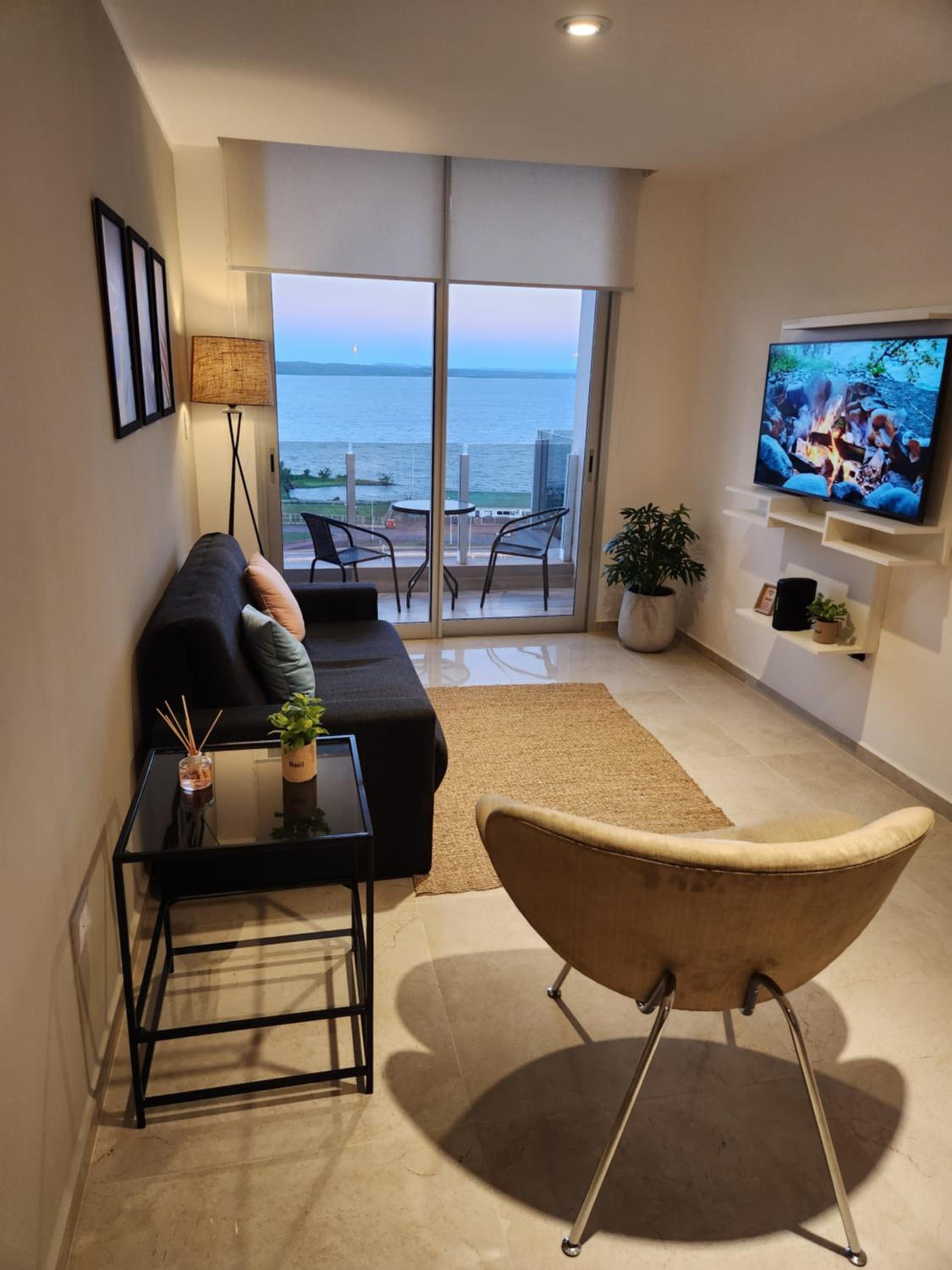 One-Bedroom Apartment photo 2